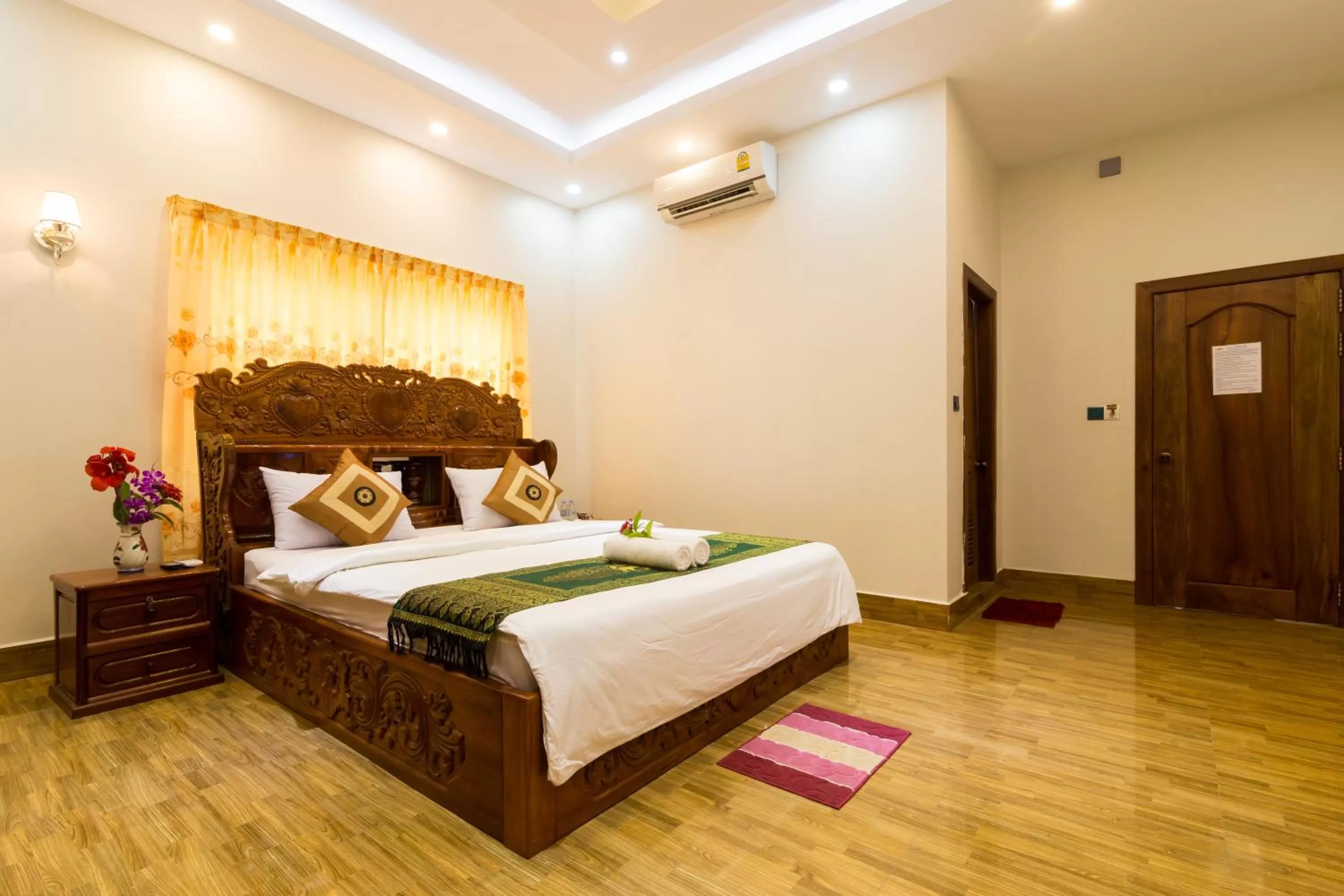 Deluxe King Room in Aniza Angkor Villa