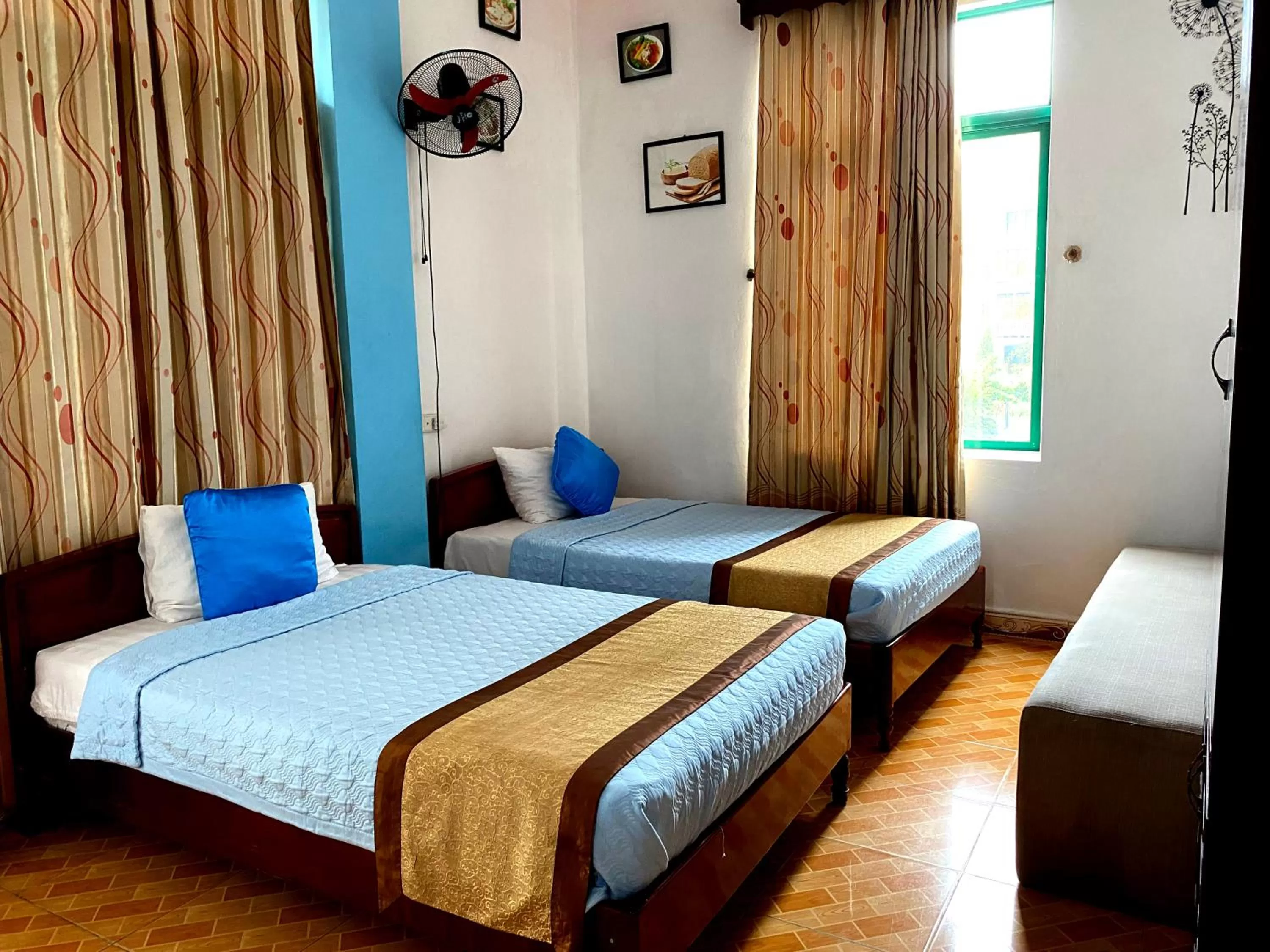 Deluxe Twin Room in Alex Ha Long Hotel