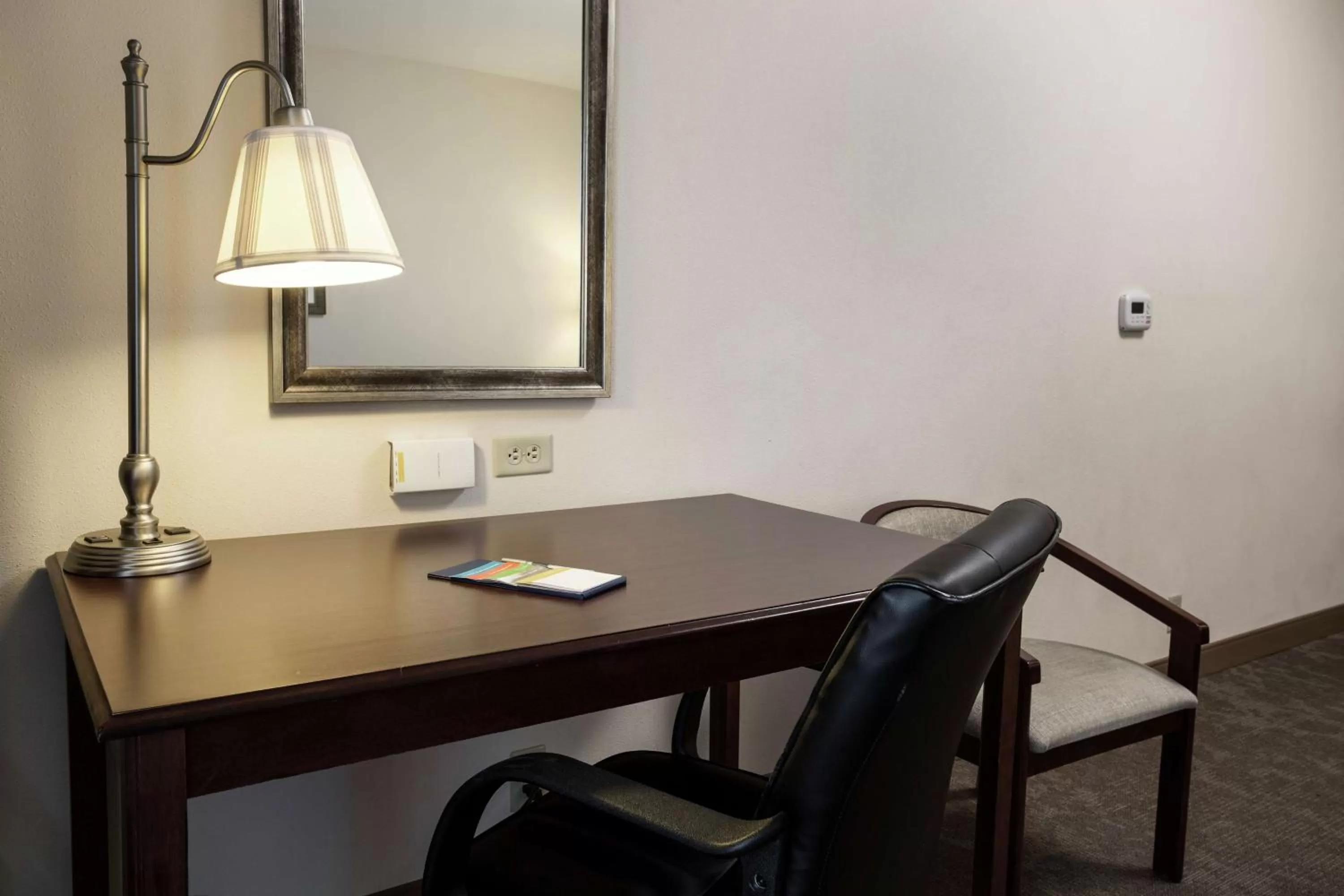 King Room with Accessible Tub - Mobility and Hearing Access/Non-Smoking in Hampton Inn & Suites Prescott Valley