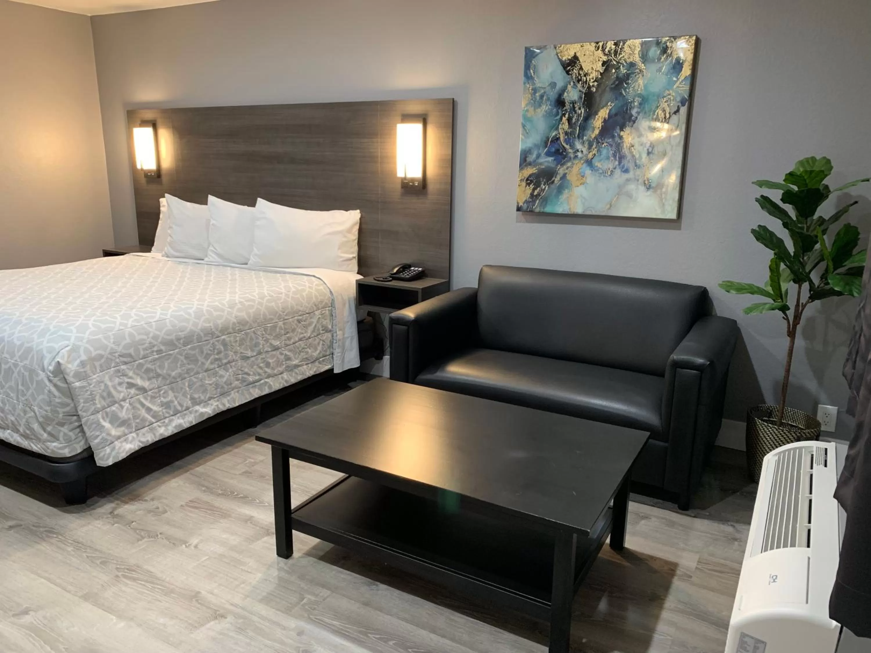 Deluxe King Room - Non-Smoking in Sakura Inn