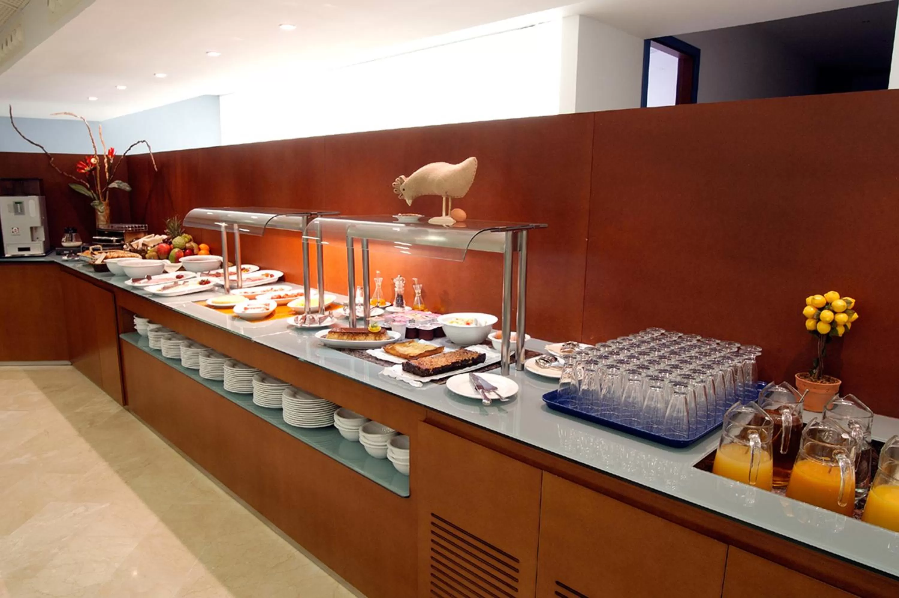Buffet breakfast in Sercotel Murrieta