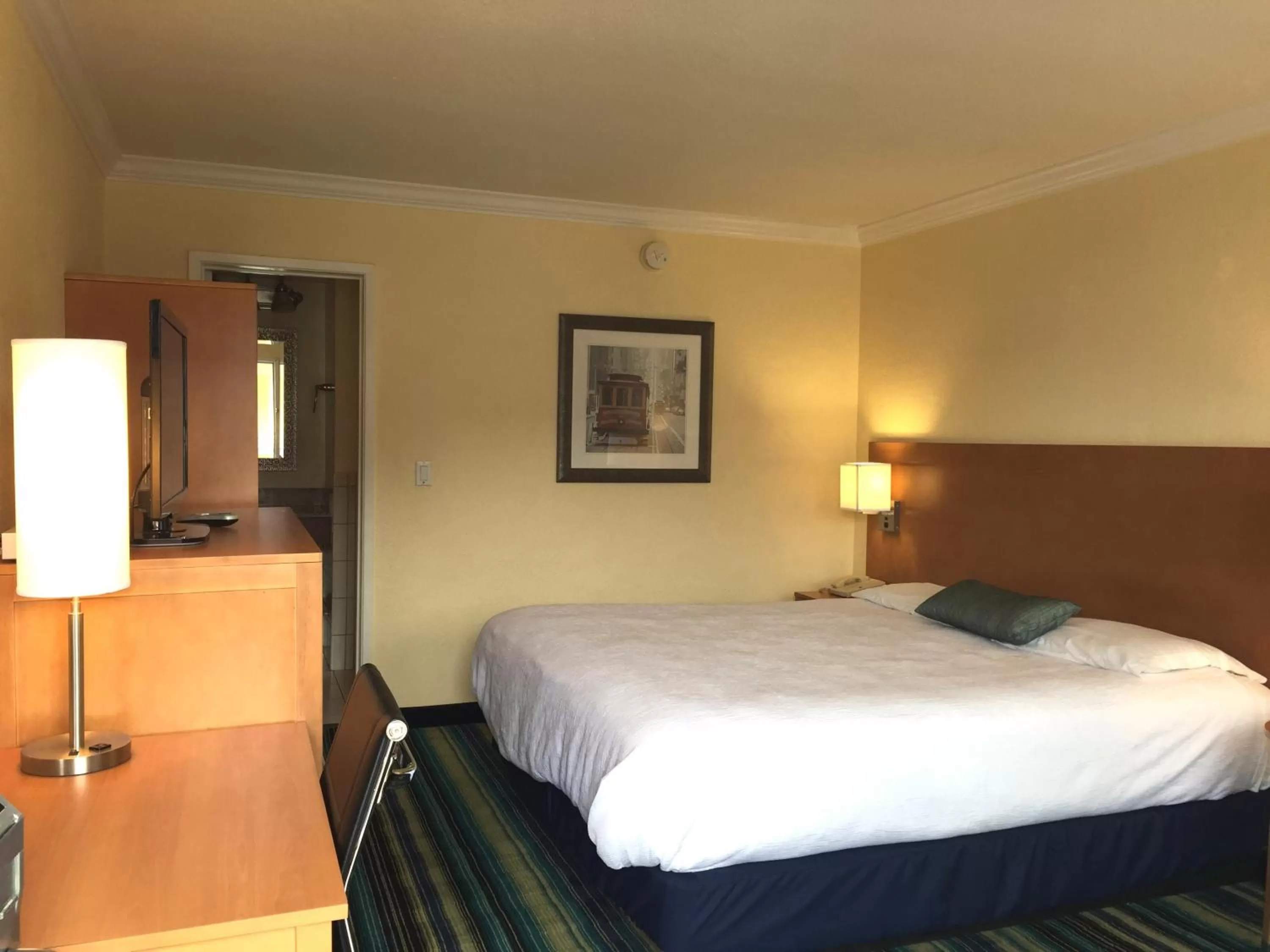 King Room - Non-Smoking in Surf Motel