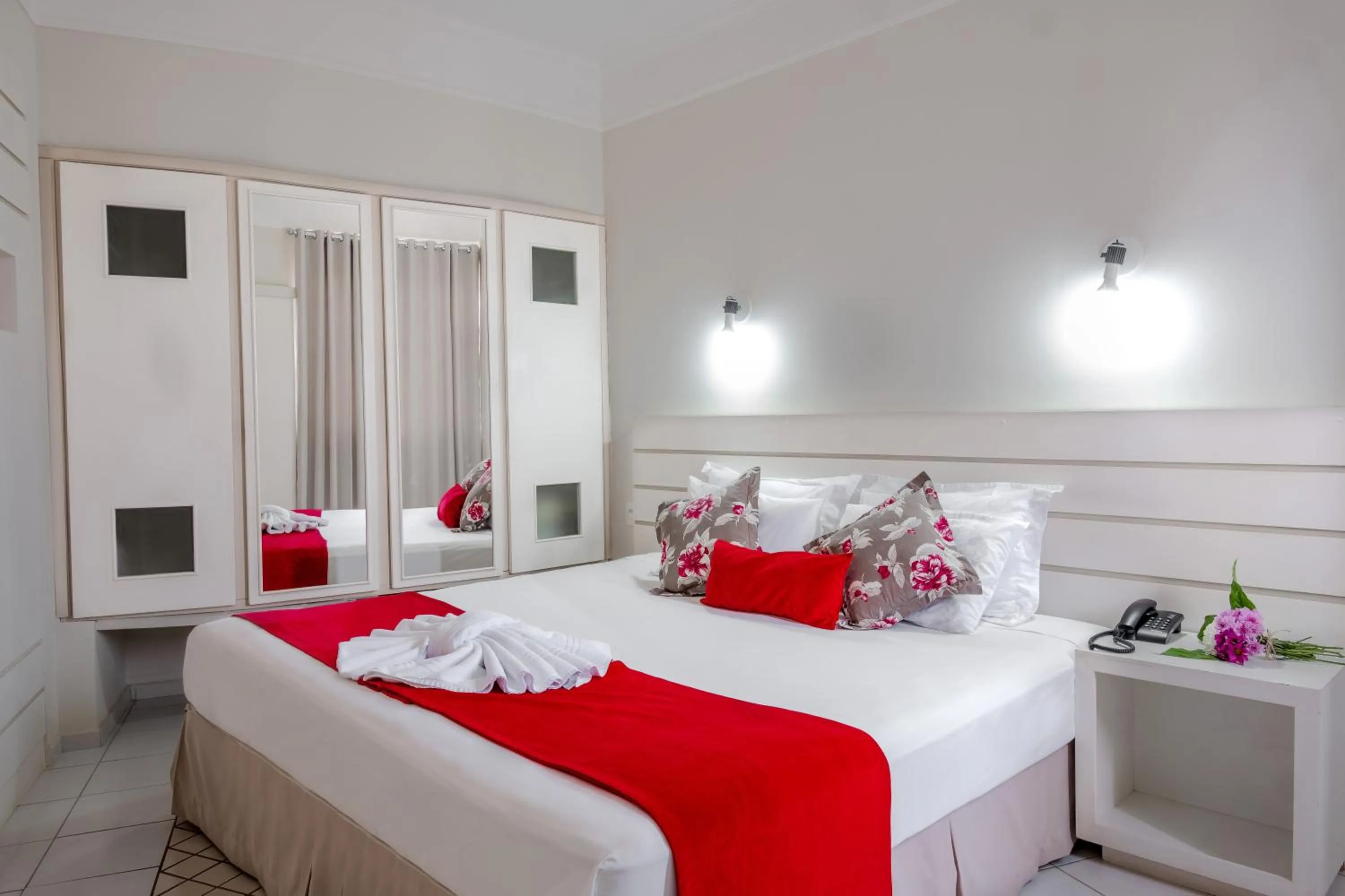 Deluxe Double or Twin Room with Spa Bath in Tower Franca Hotel