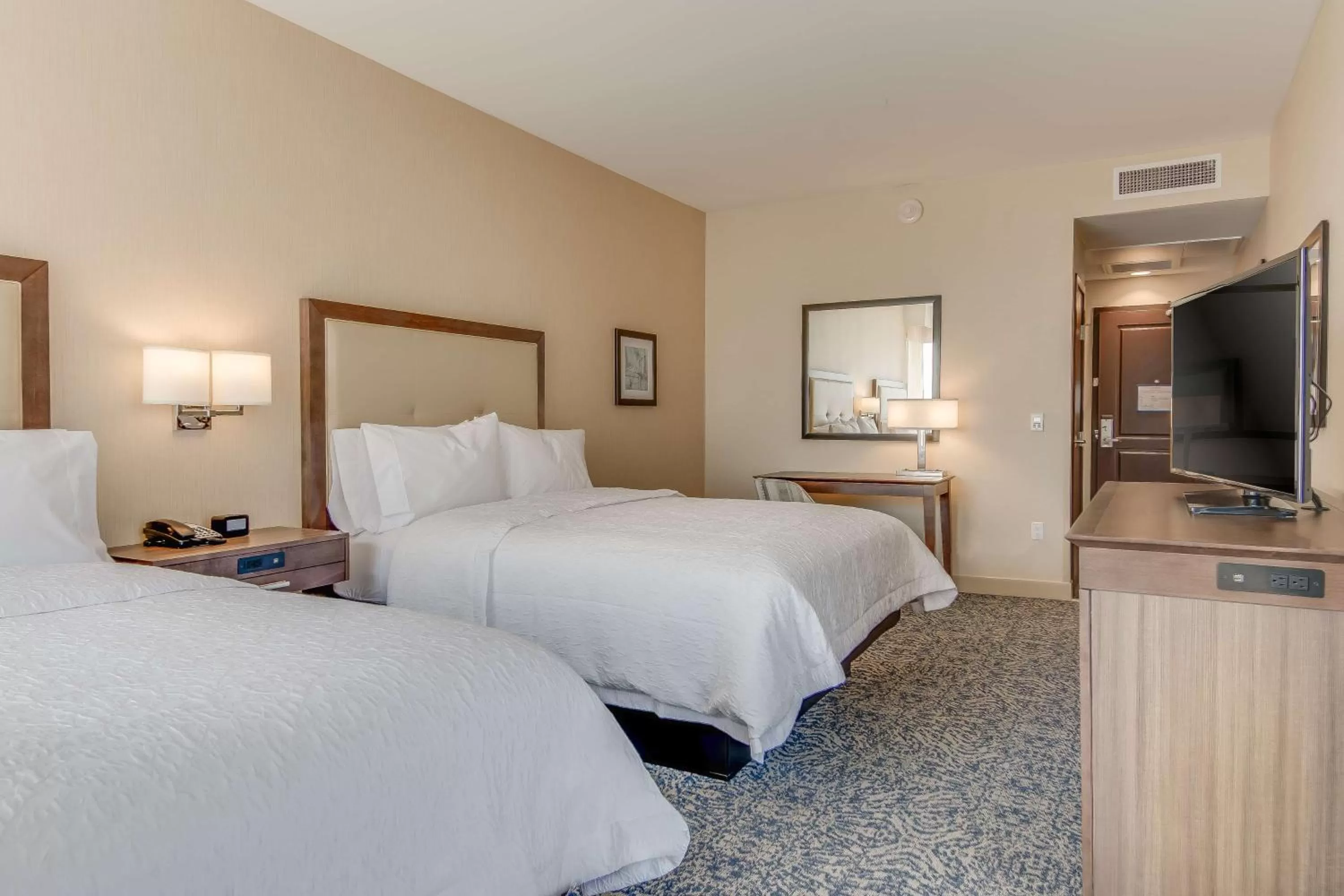 Queen Room with Two Queen Beds (4 Adults) in Hampton Inn & Suites Los Angeles - Glendale