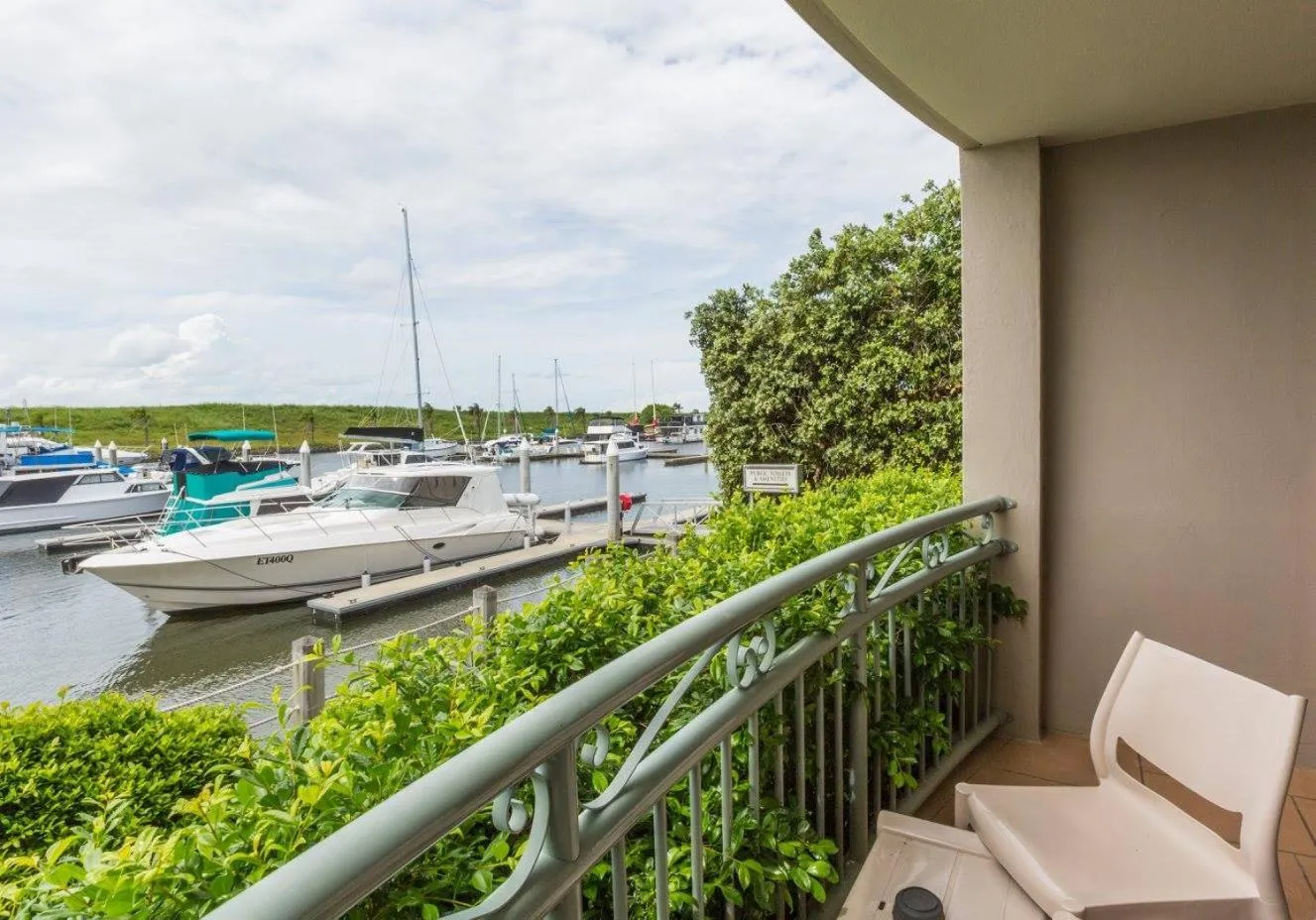 Balcony 2 Queen Size Beds in Hope Harbour Hotel