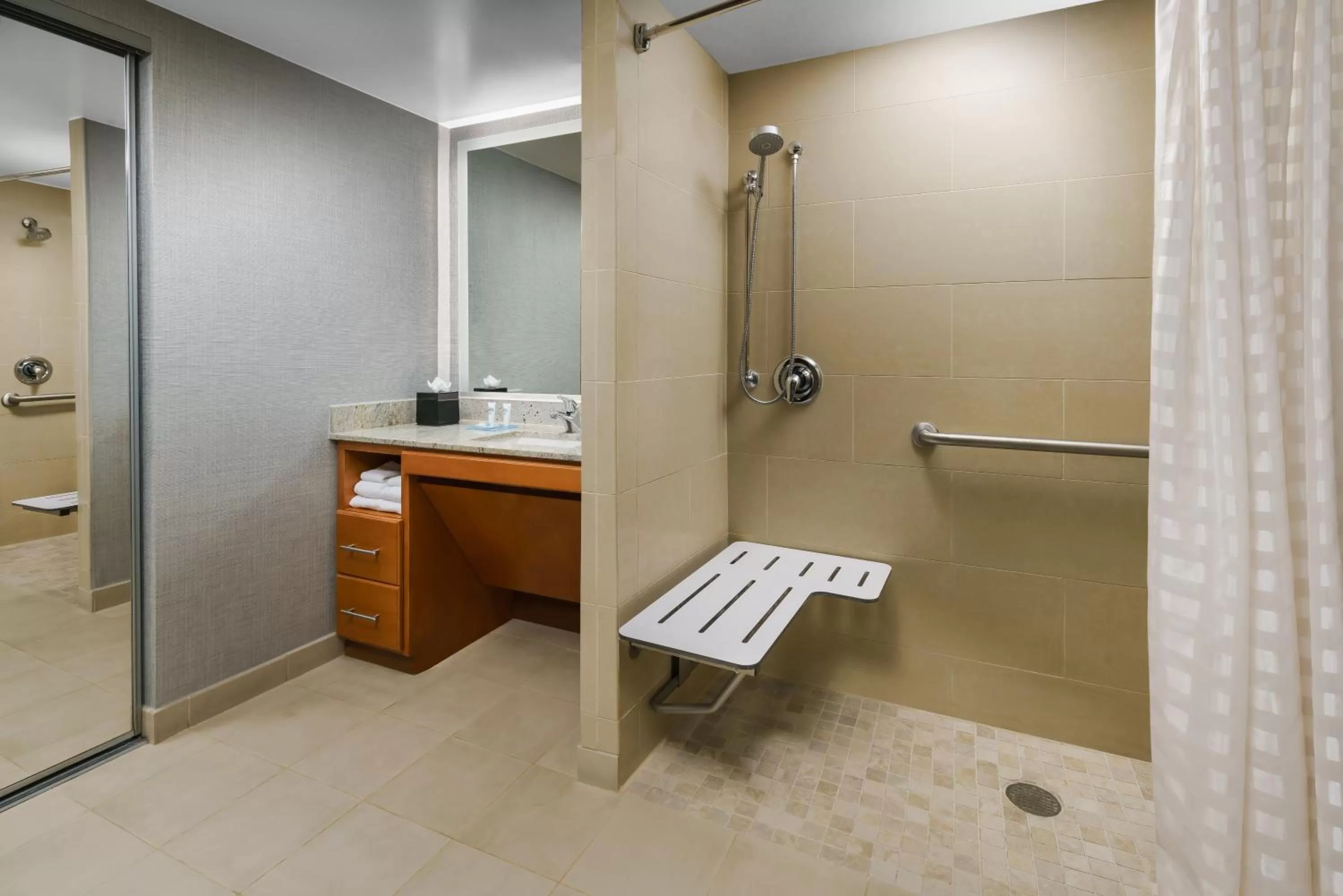 King Studio with Roll-In Shower - Disability Access in Hyatt House Fort Lauderdale Airport/Cruise Port