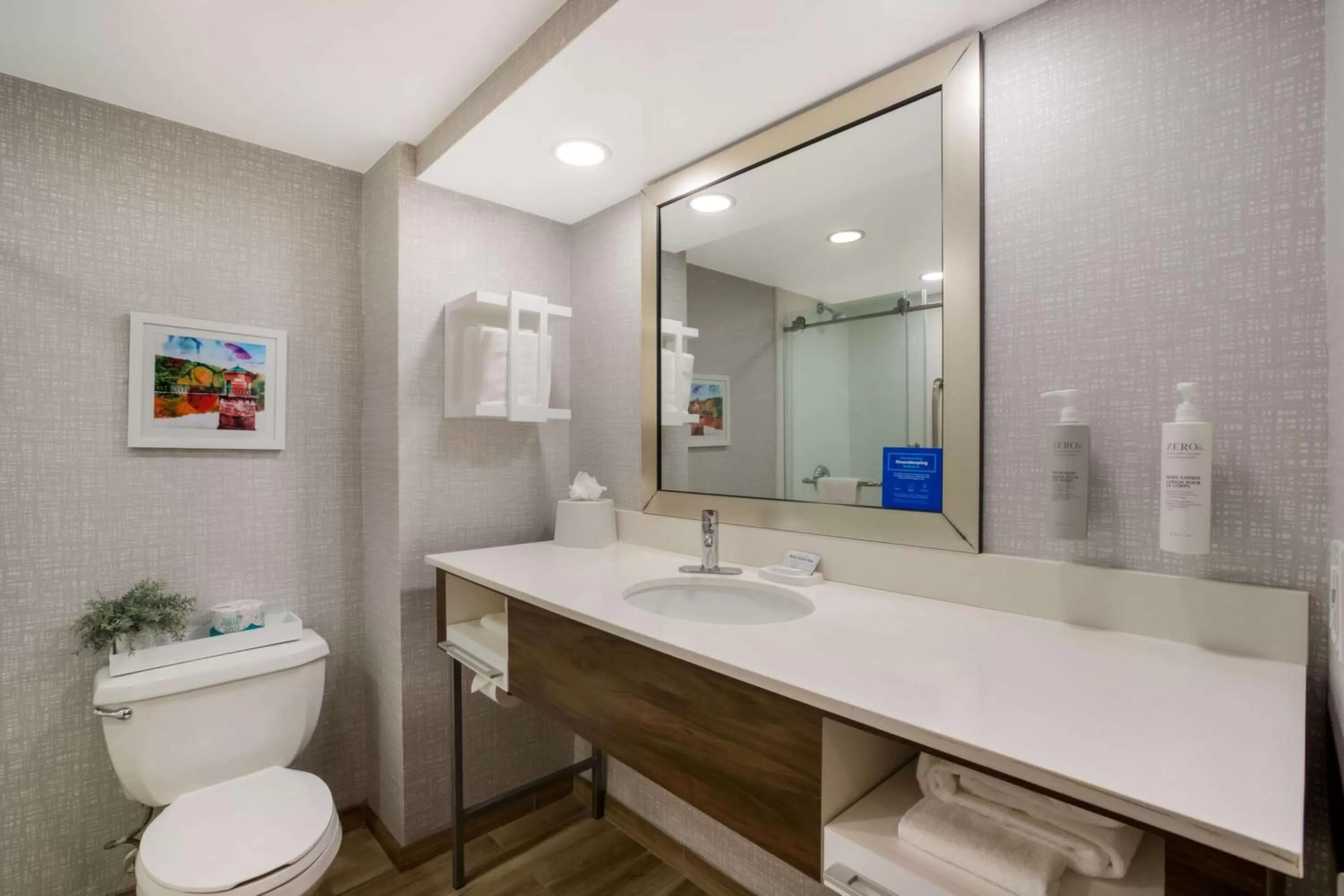 King Suite - Non-Smoking in Hampton Inn Philadelphia/Willow Grove