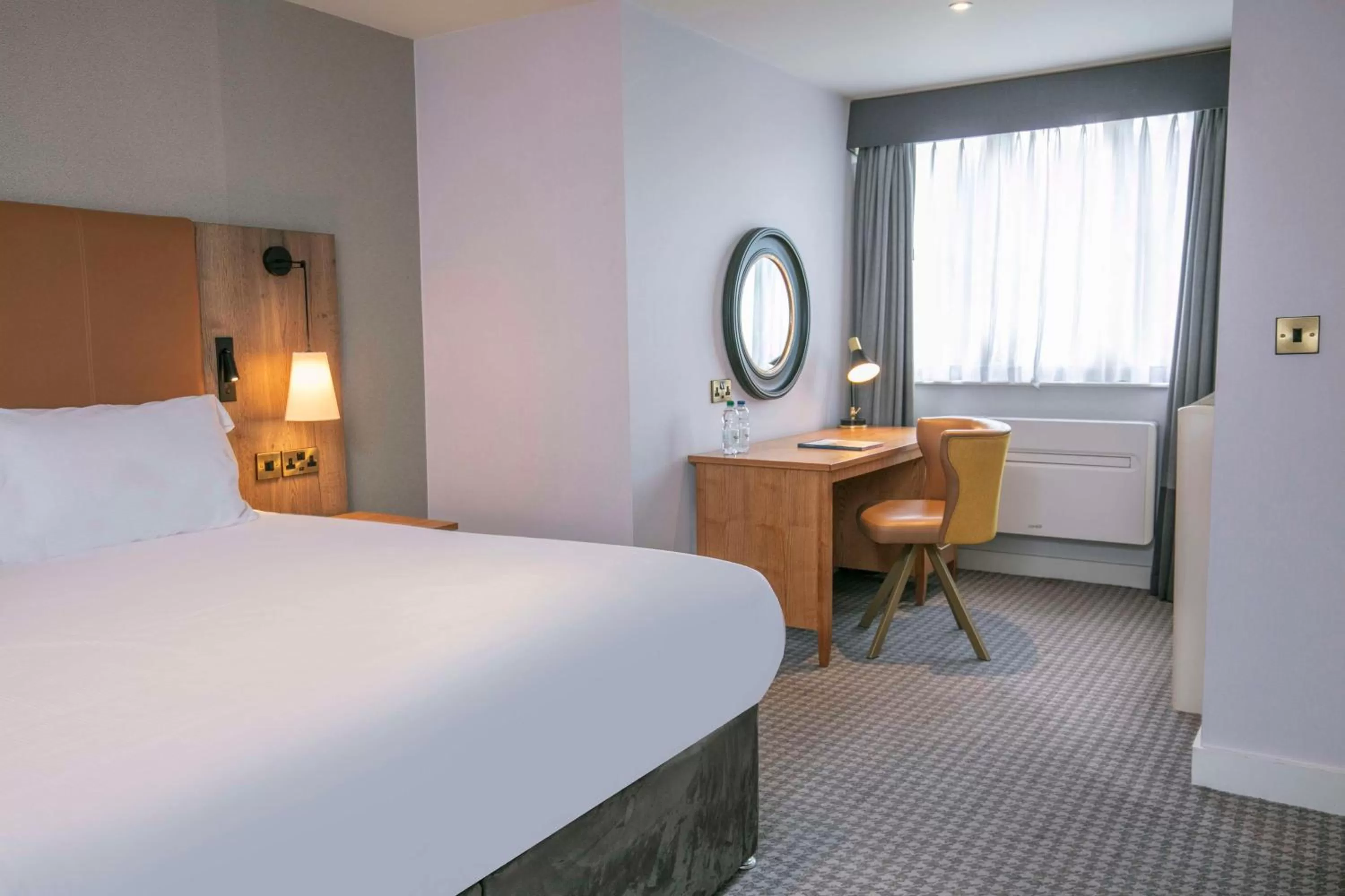 Deluxe Twin Room in DoubleTree by Hilton Oxford Belfry