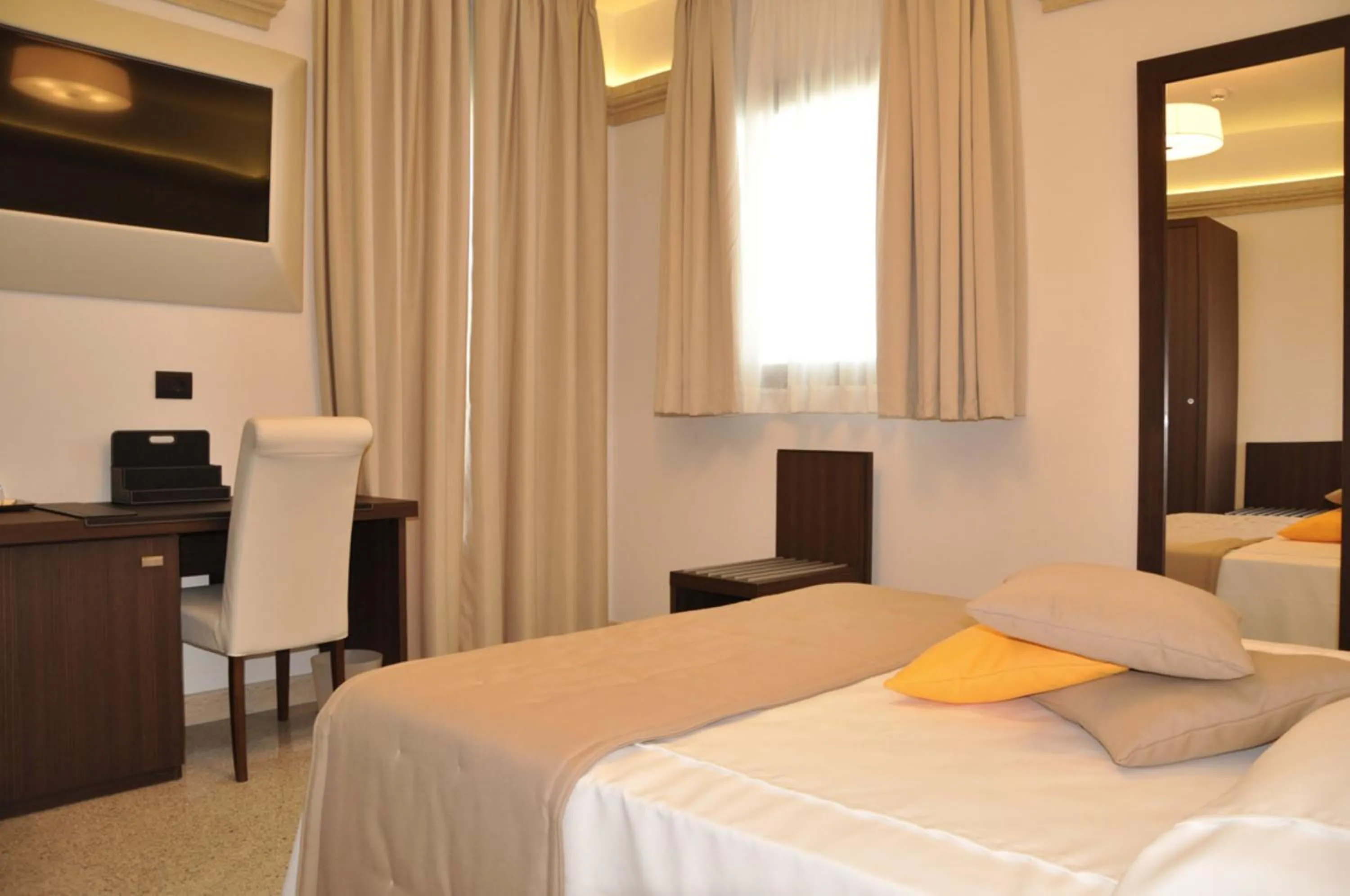 Junior Suite with Balcony in BHB Hotel