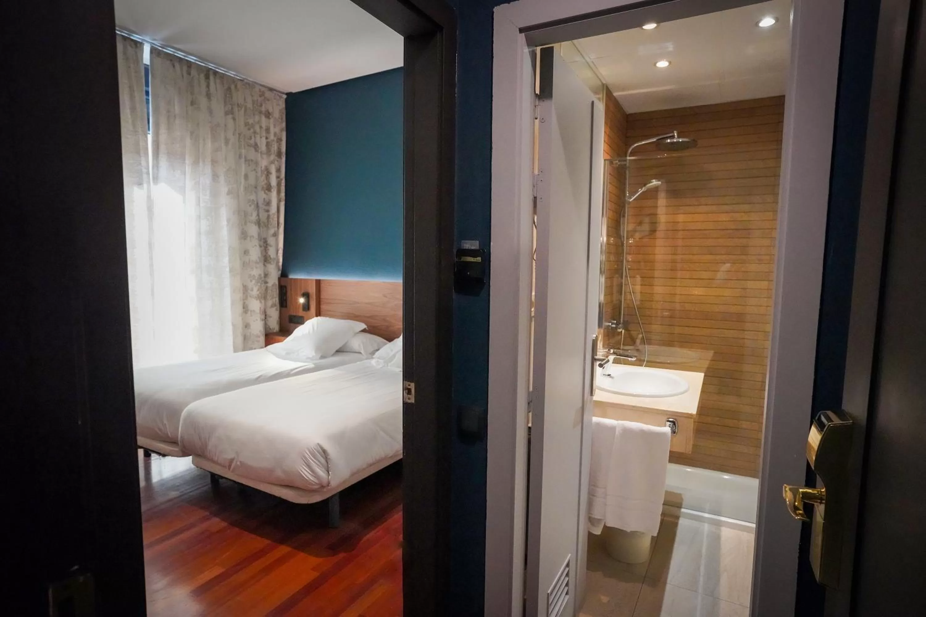 Superior Double Room in ARVA Spa París
