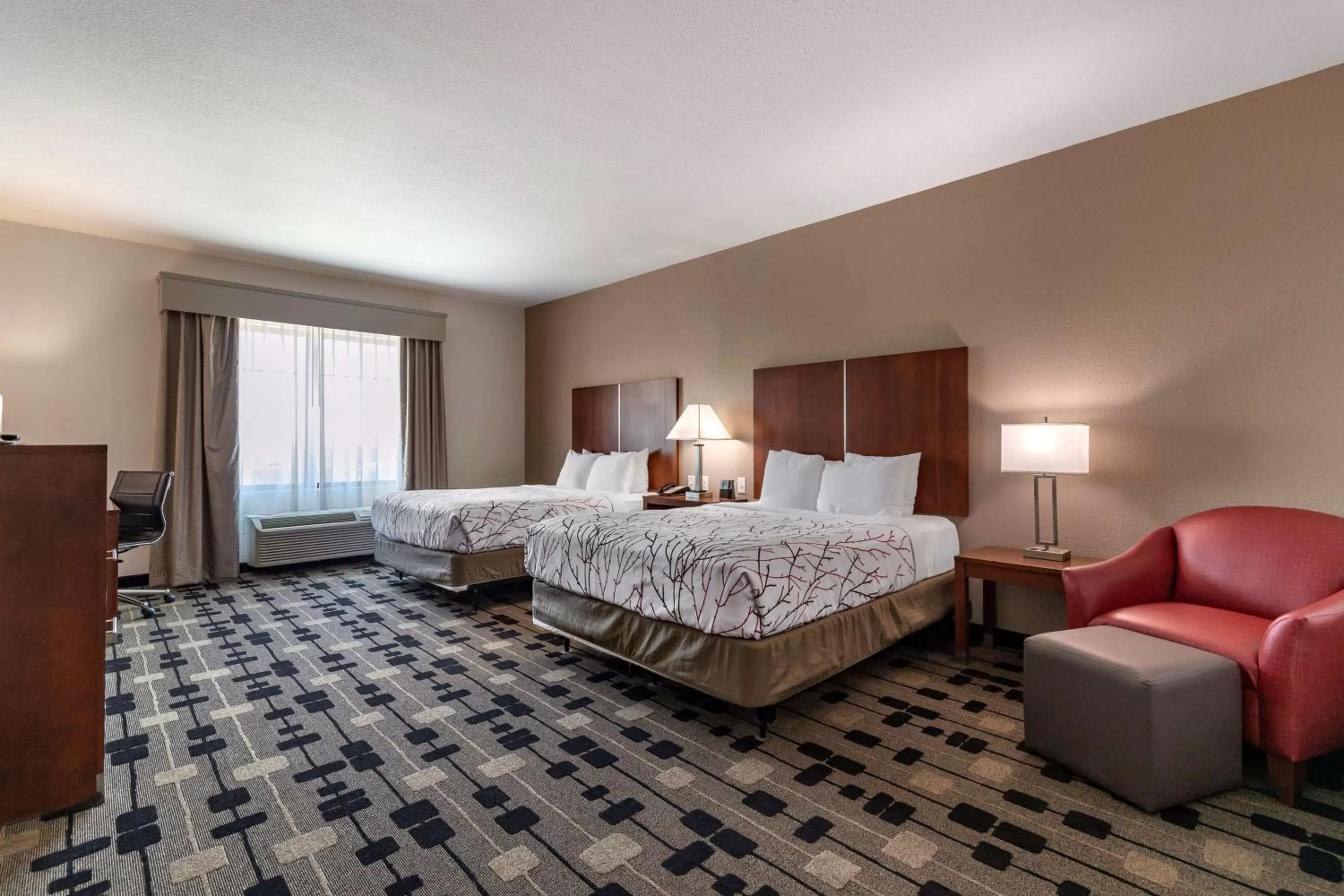 Queen Room with Two Queen Beds and Roll-In Shower - Mobility Access/Non-Smoking in Best Western Plus Big Lake Inn