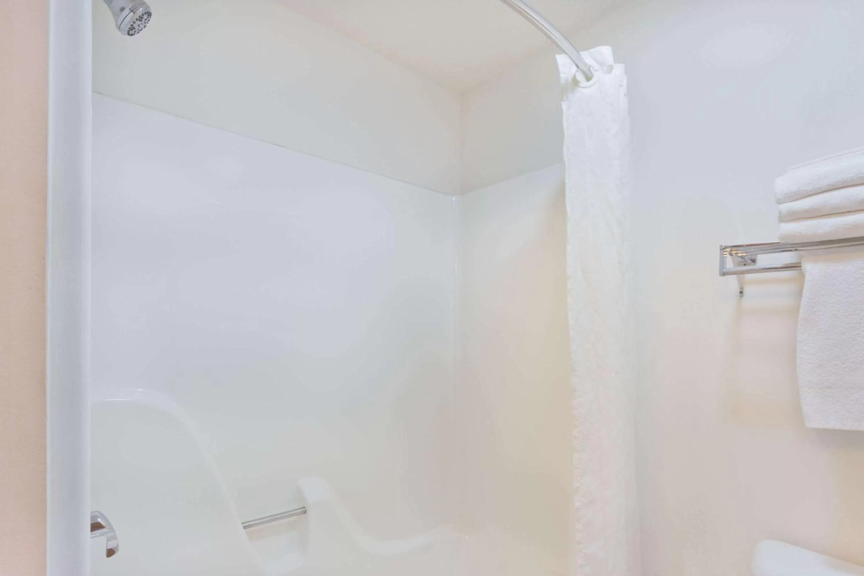 Superior Queen Room with Three Queen Beds - Non-Smoking in Super 8 by Wyndham Rochelle