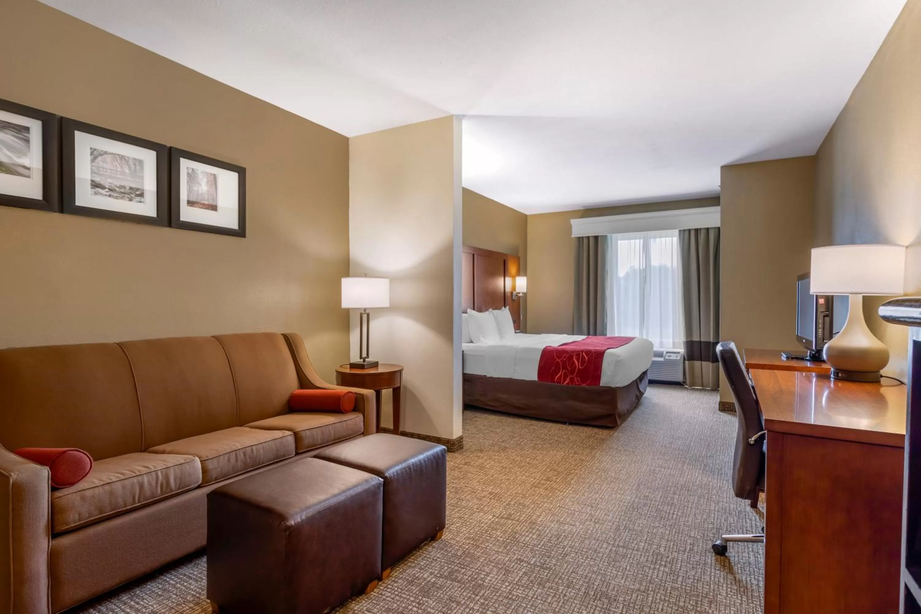 King Suite - Accessible/Non-Smoking in Comfort Suites Knoxville North