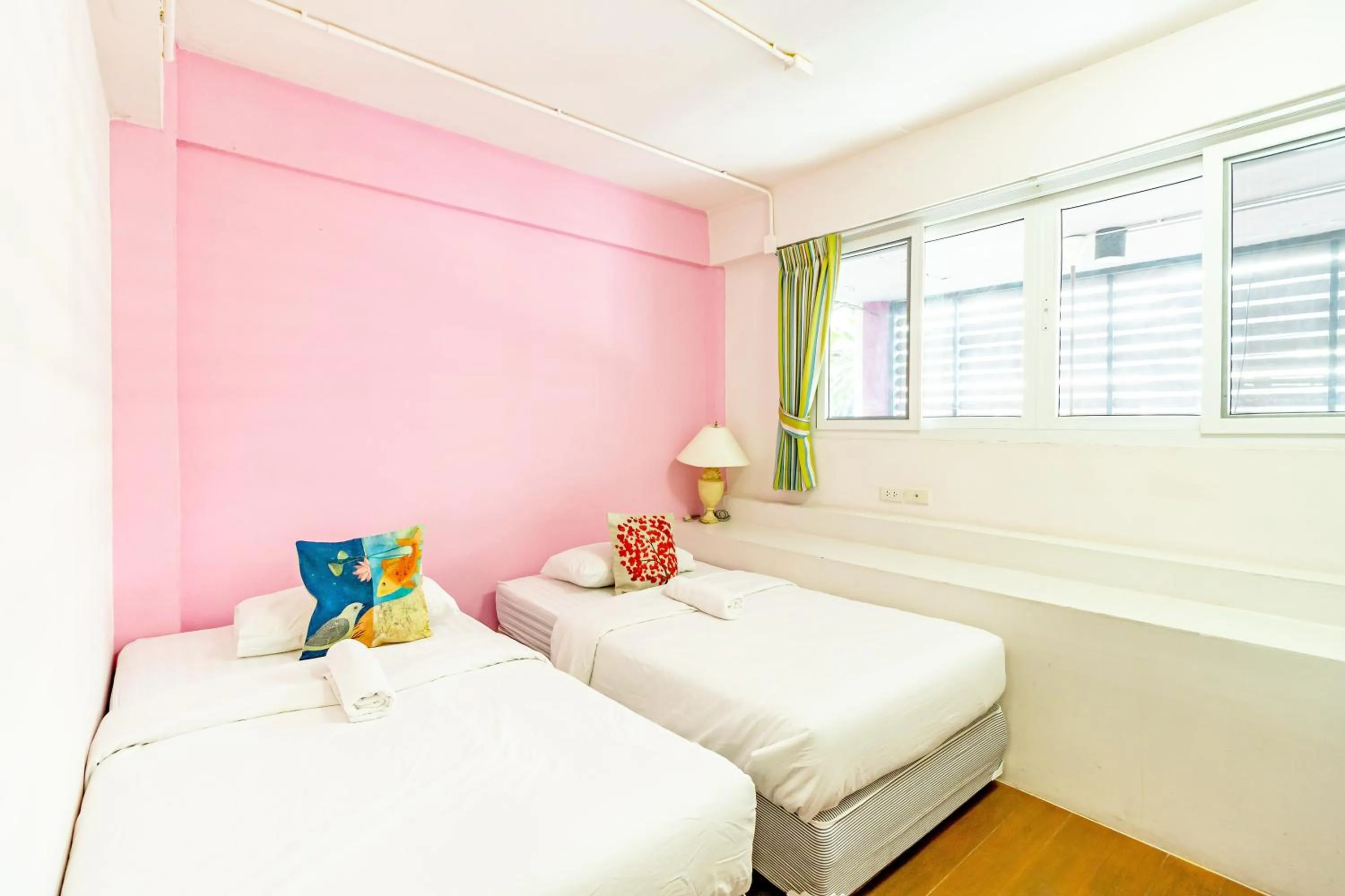 Standard Twin Room with Shared Bathroom in Sleep Dee Hostel