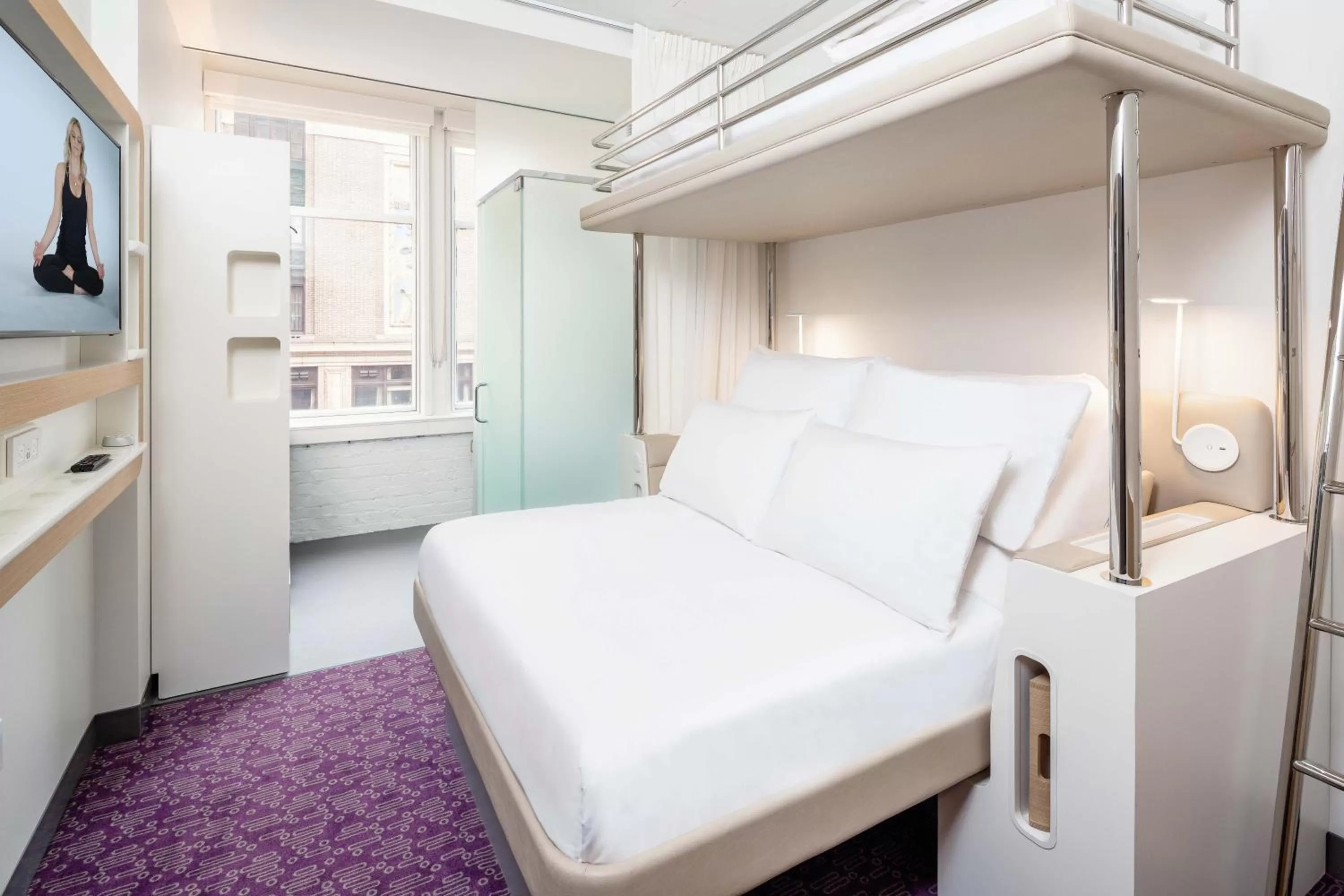 Premium Queen Room with Bunk Bed in Yotel San Francisco