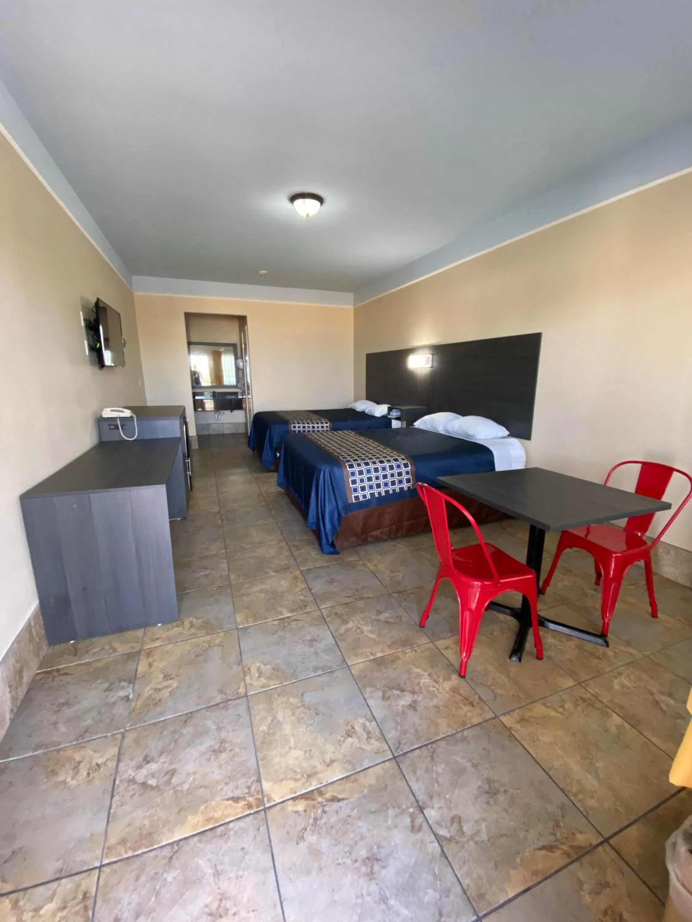 Queen Room with Two Queen Beds - Non-Smoking in Texas Inn & Suites McAllen at La Plaza Mall and Airport