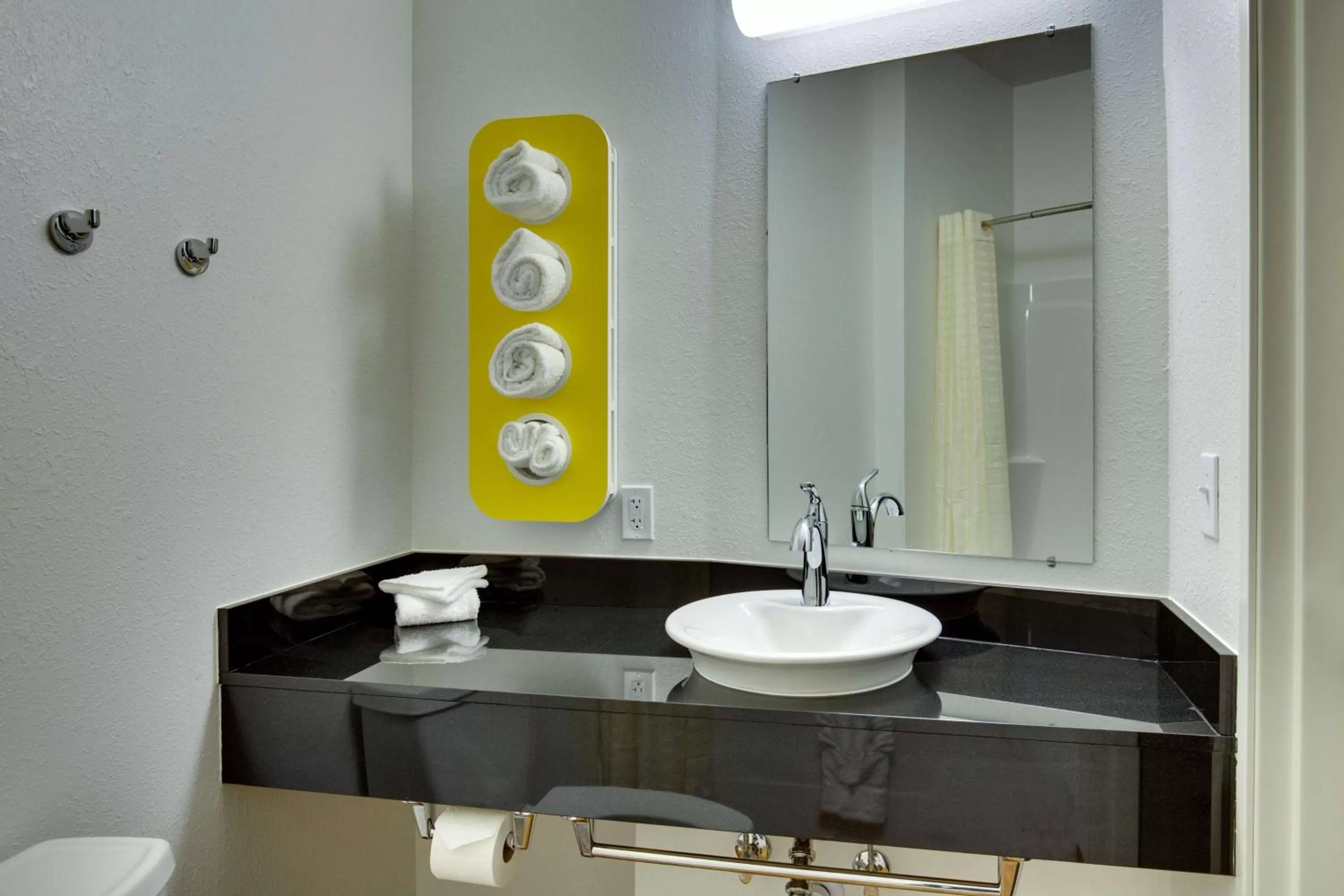 Queen Room with Two Queen Beds - Disability Access - Non-Smoking in Motel 6 Poplar Bluff, MO