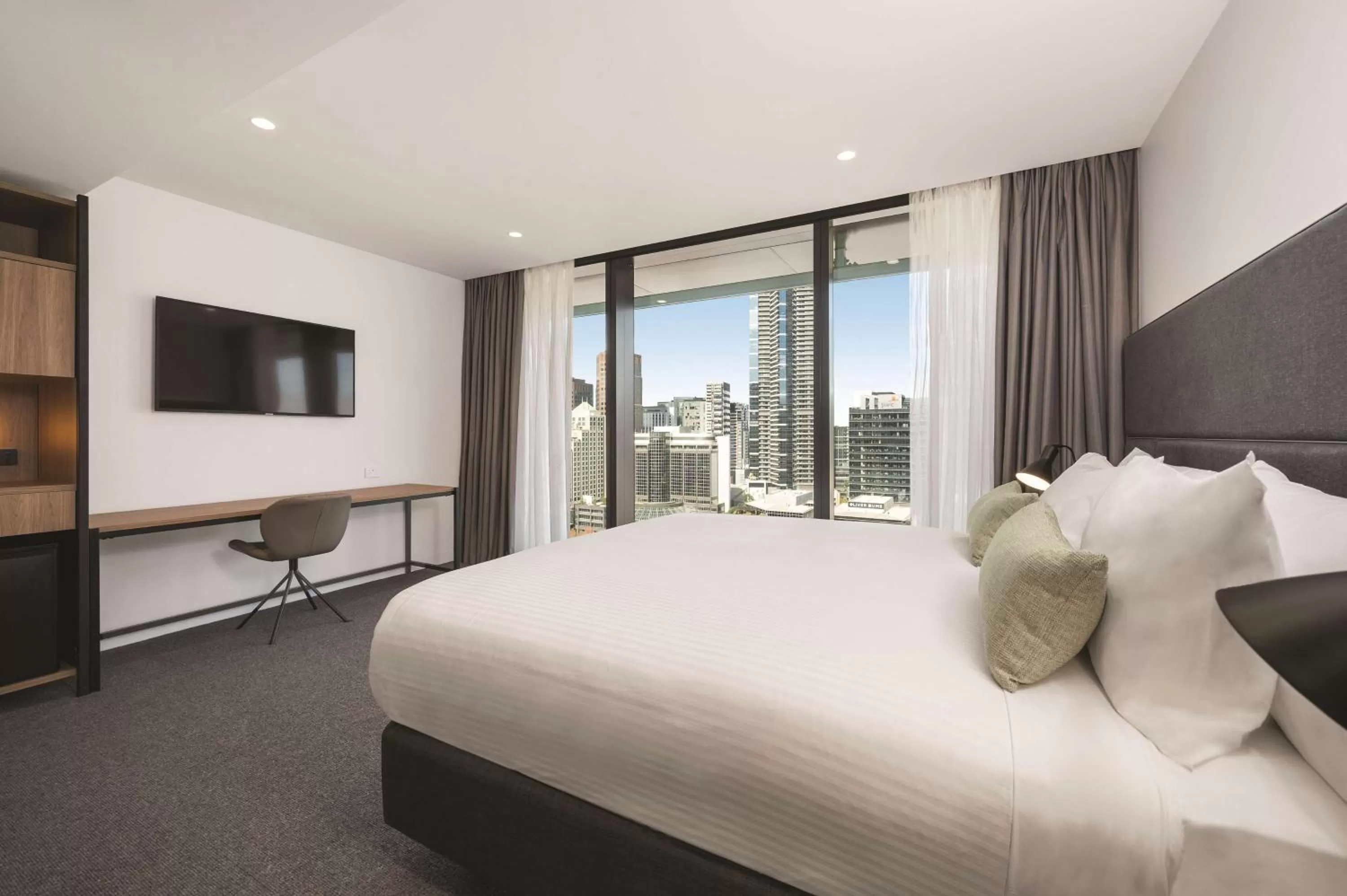 King or Twin Room – Yarra View in Vibe Hotel Melbourne