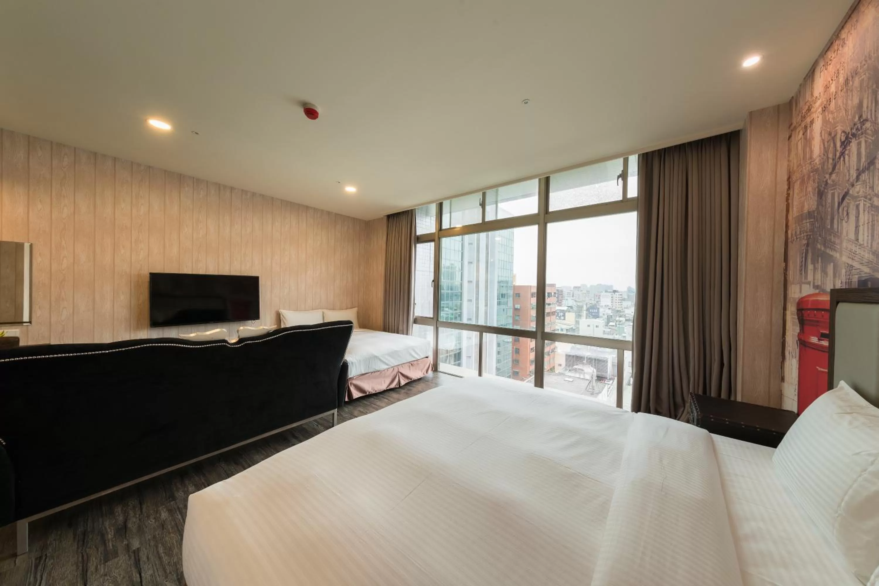Quadruple Room with City View in Skyone Hotel
