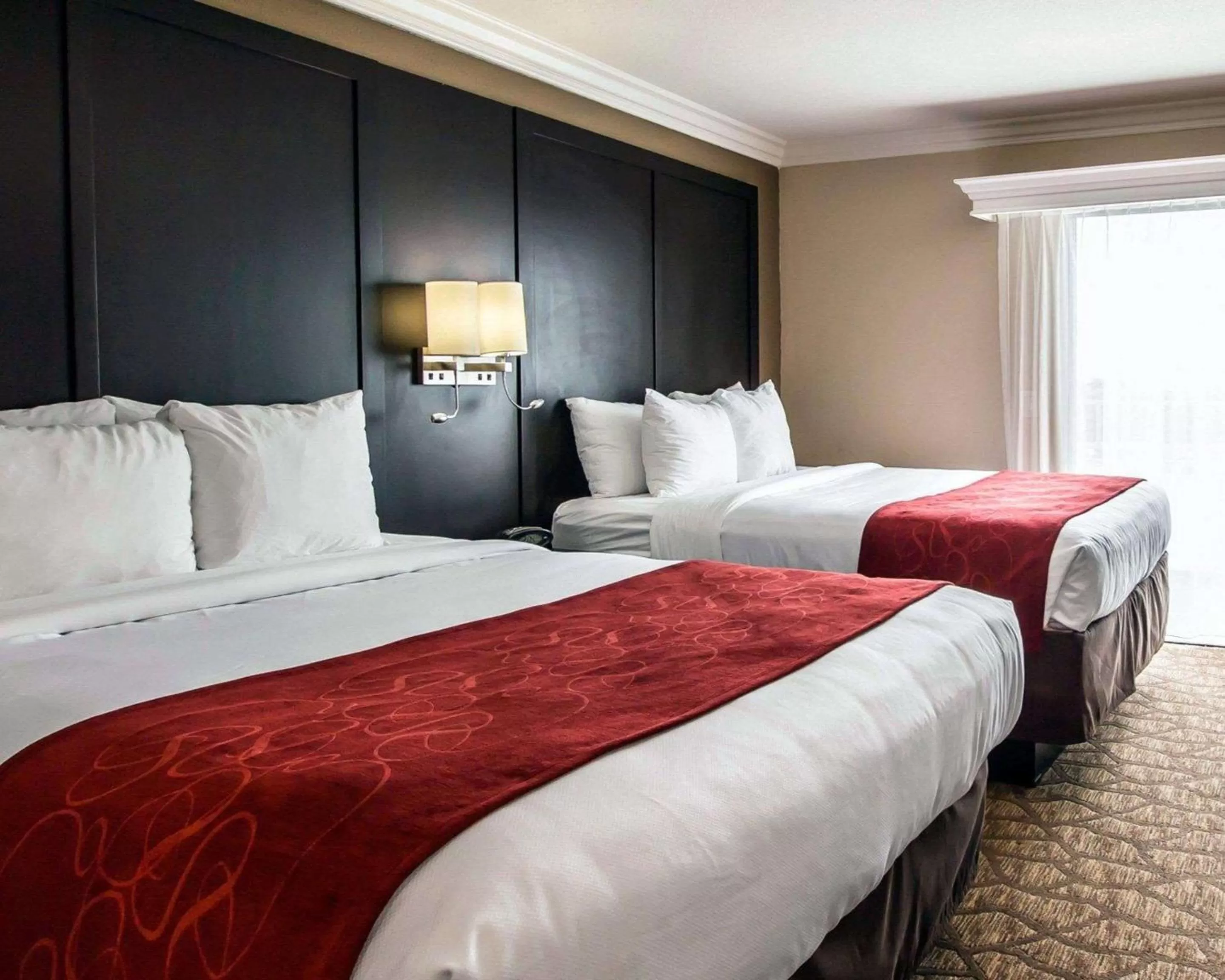 Suite, 2 Queen Beds with Sofa Bed, Non Smoking in Comfort Suites San Clemente Beach