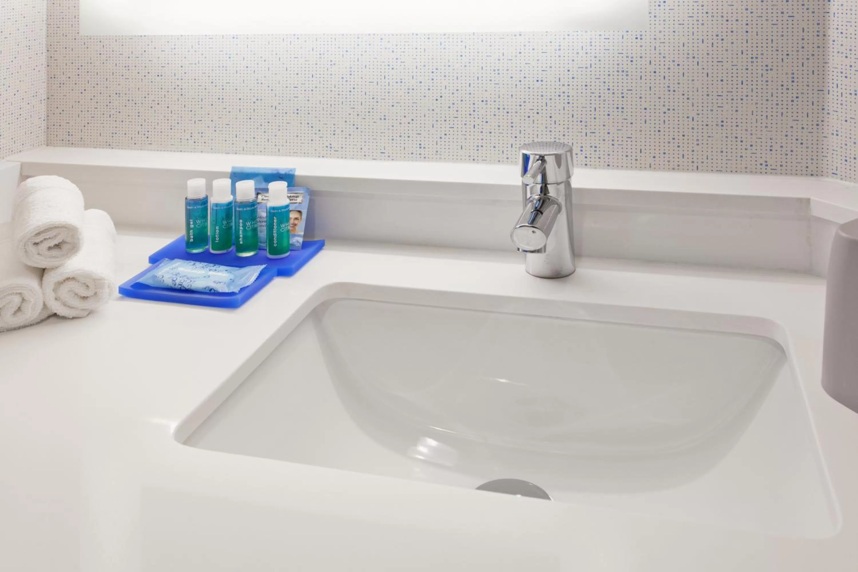 Standard Room in Holiday Inn Express West Los Angeles by IHG