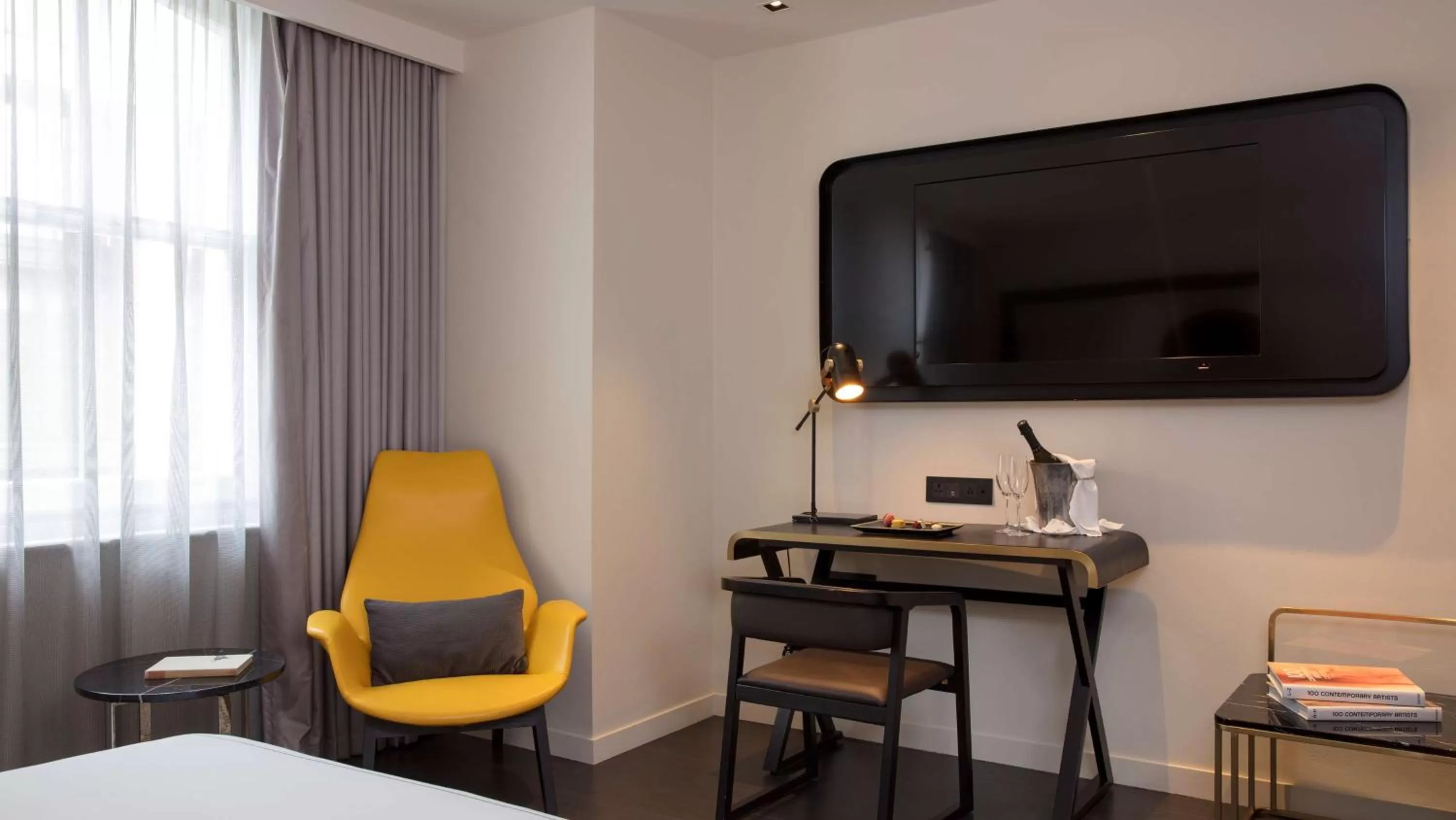 Superior Double Room in Holmes Hotel London