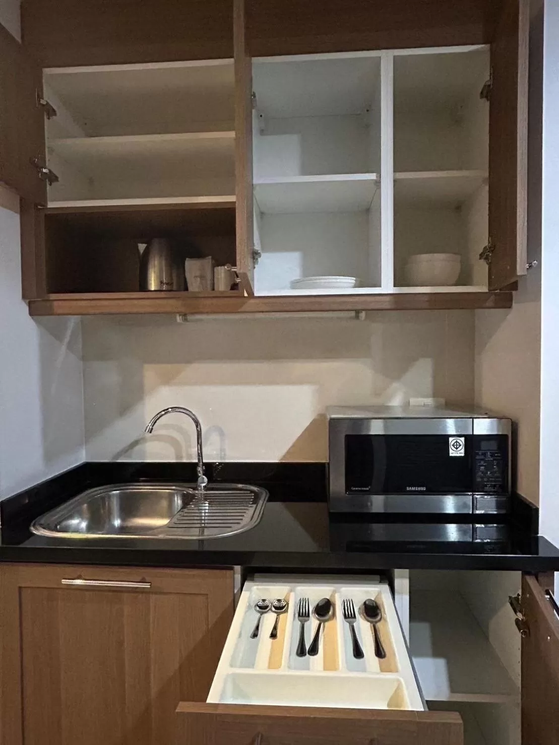 Standard Queen Room in We Grand Ever 9