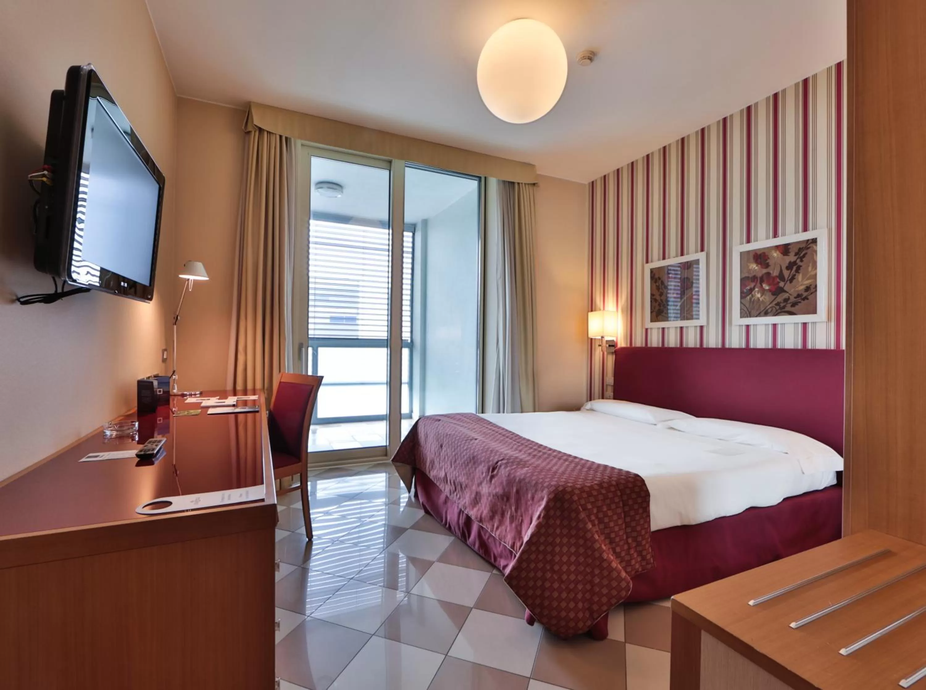 Classic Double Room Single Use in UNA Hotels The One Milano Hotel & Residence