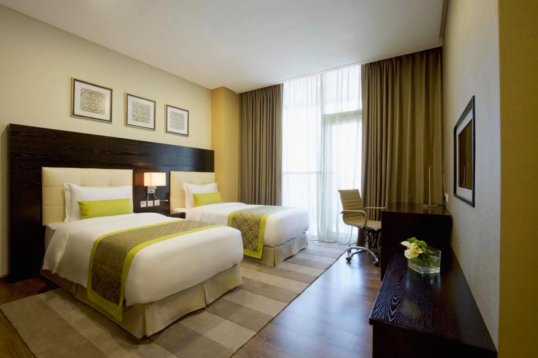 Deluxe Twin Room Non Smoking in Wyndham Garden Manama