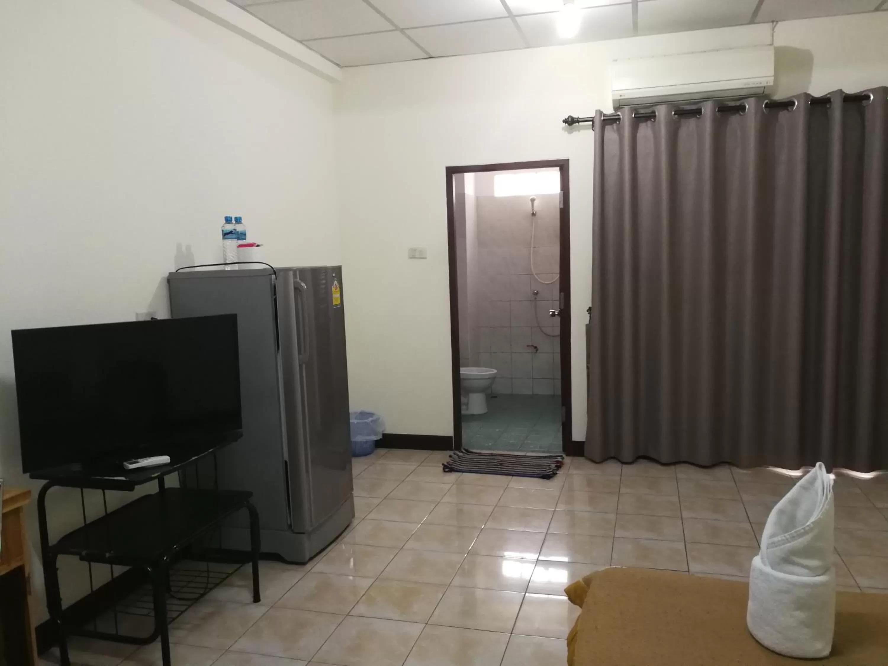Standard Double Room in Soi 5 Apartment