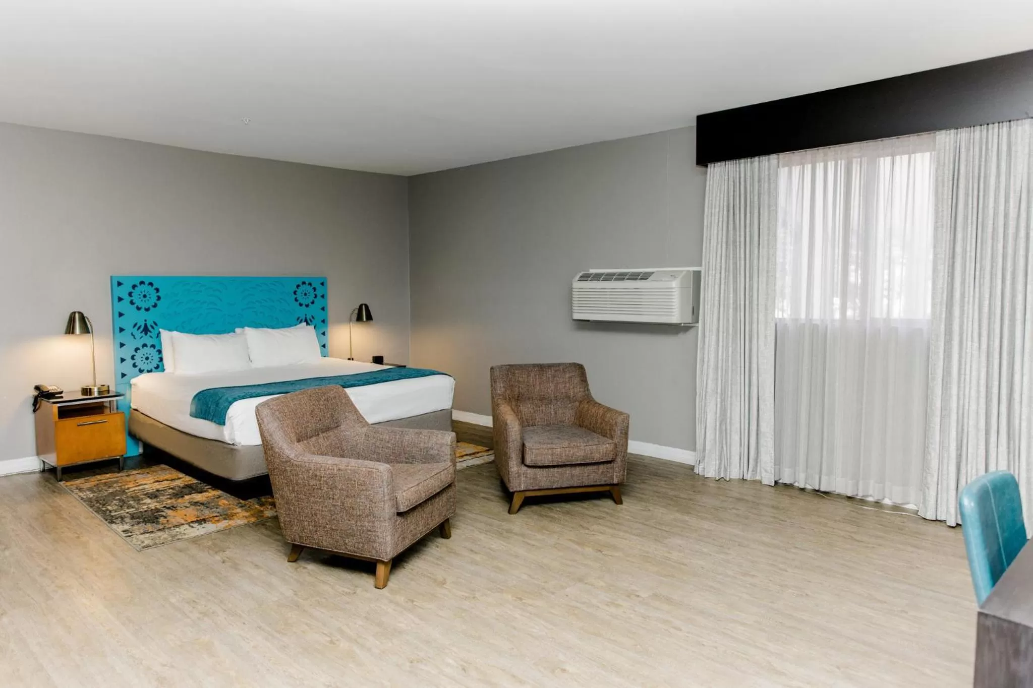 Standard King Room with Courtyard View in Hotel Indigo San Antonio Riverwalk by IHG