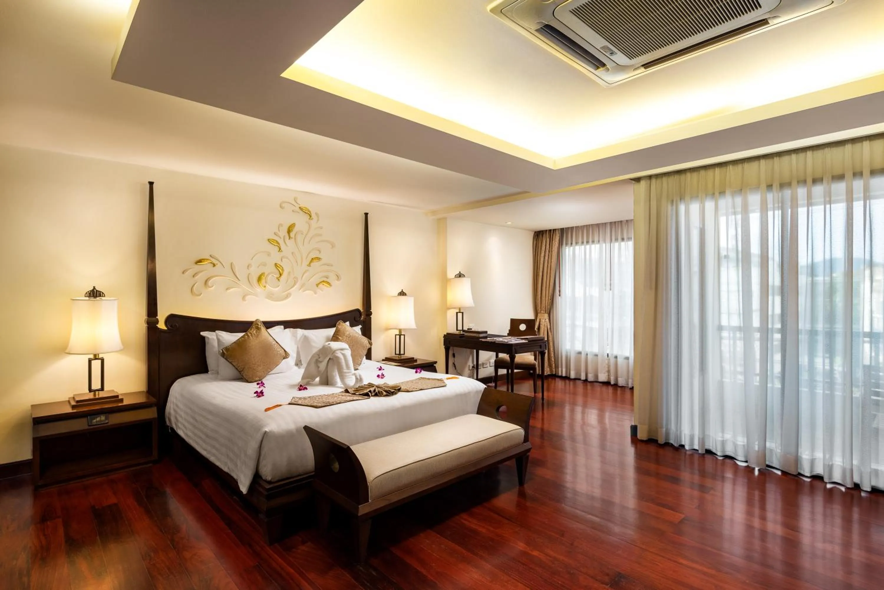 Executive Suite in Patong Paragon Resort & Spa SHA Extra Plus