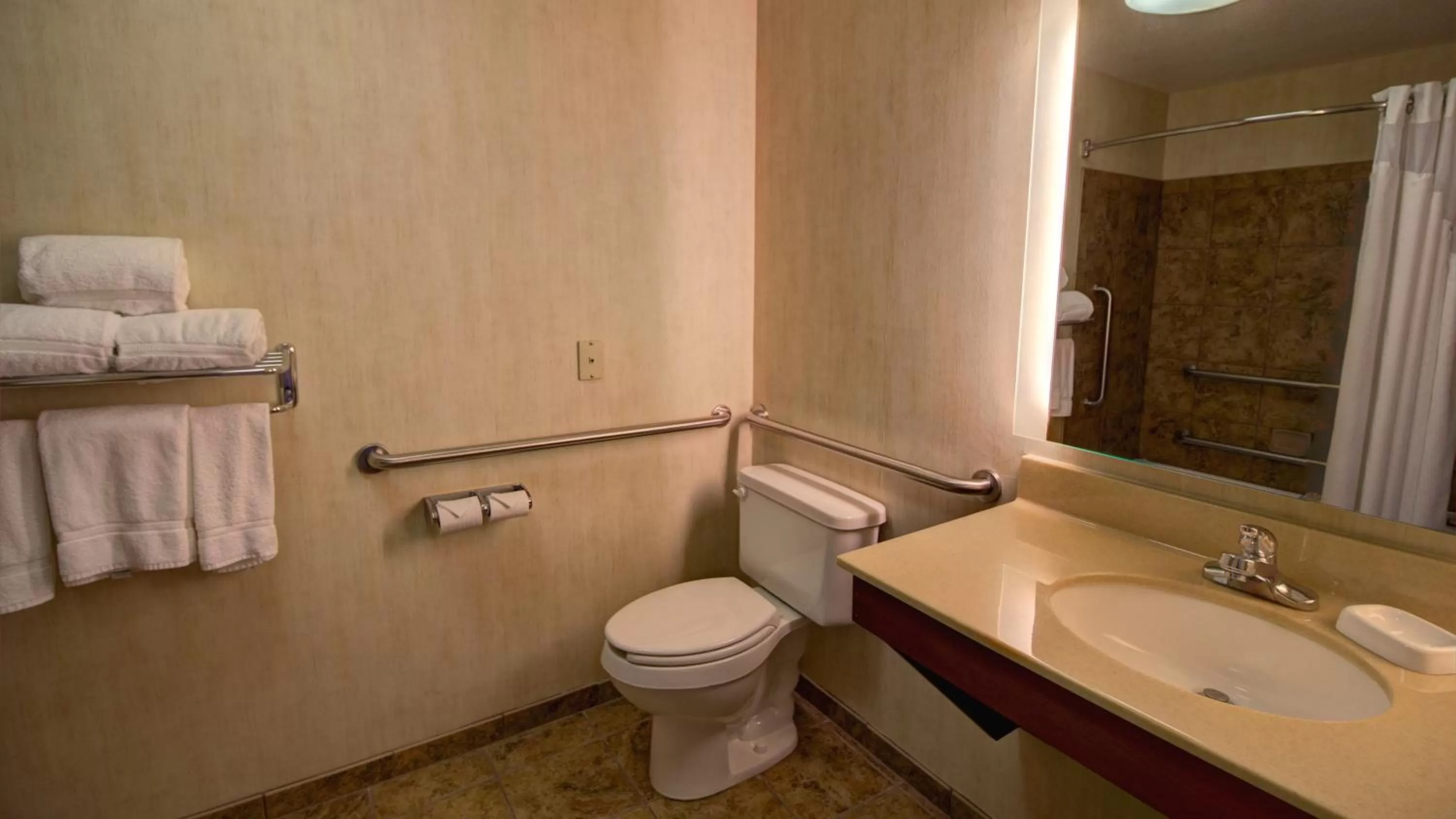 Standard Queen Room with Two Queen Beds and Tub - Communications Accessible in Holiday Inn Express & Suites Sioux Center by IHG