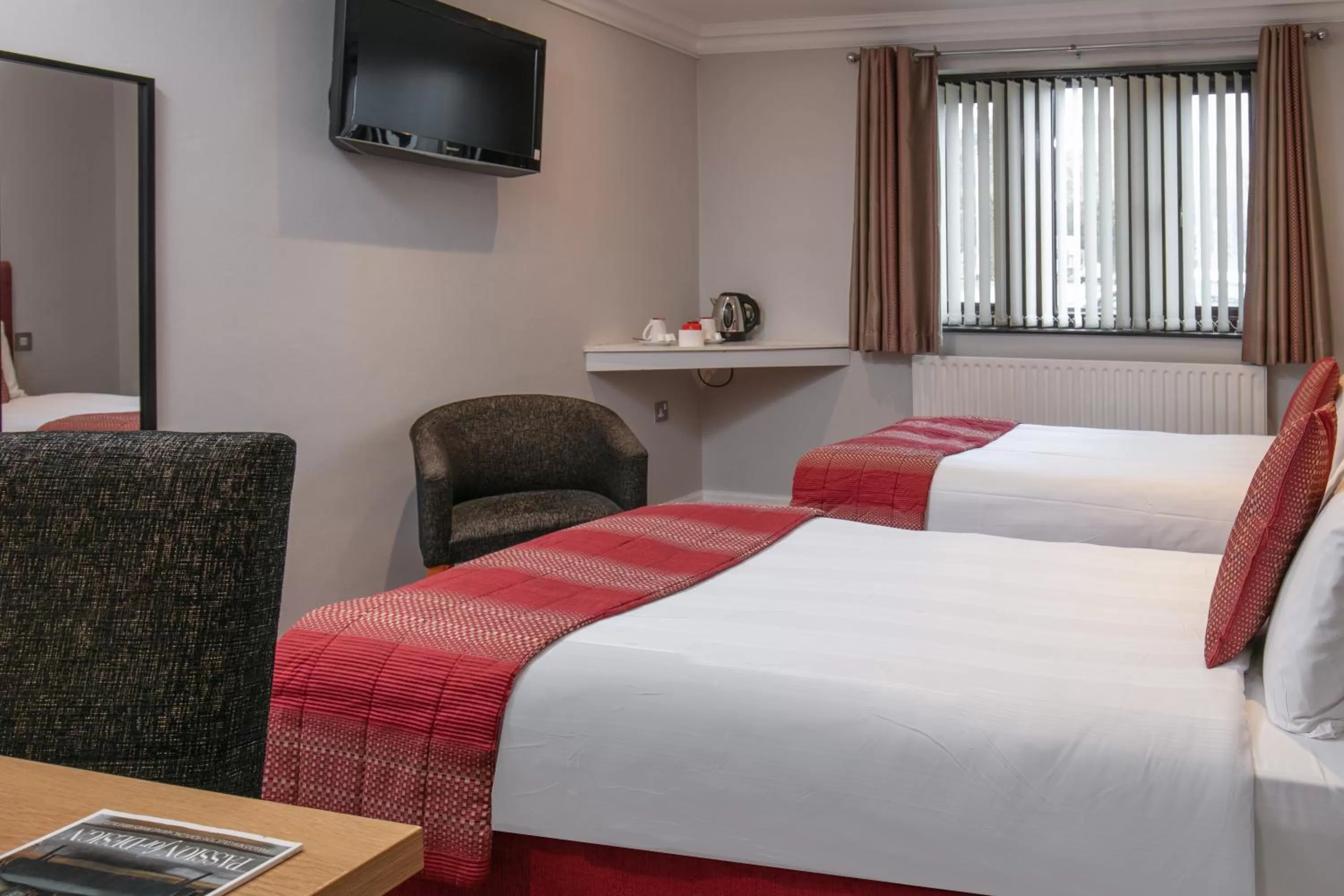 Standard Twin Room in Best Western Bradford Guide Post Hotel