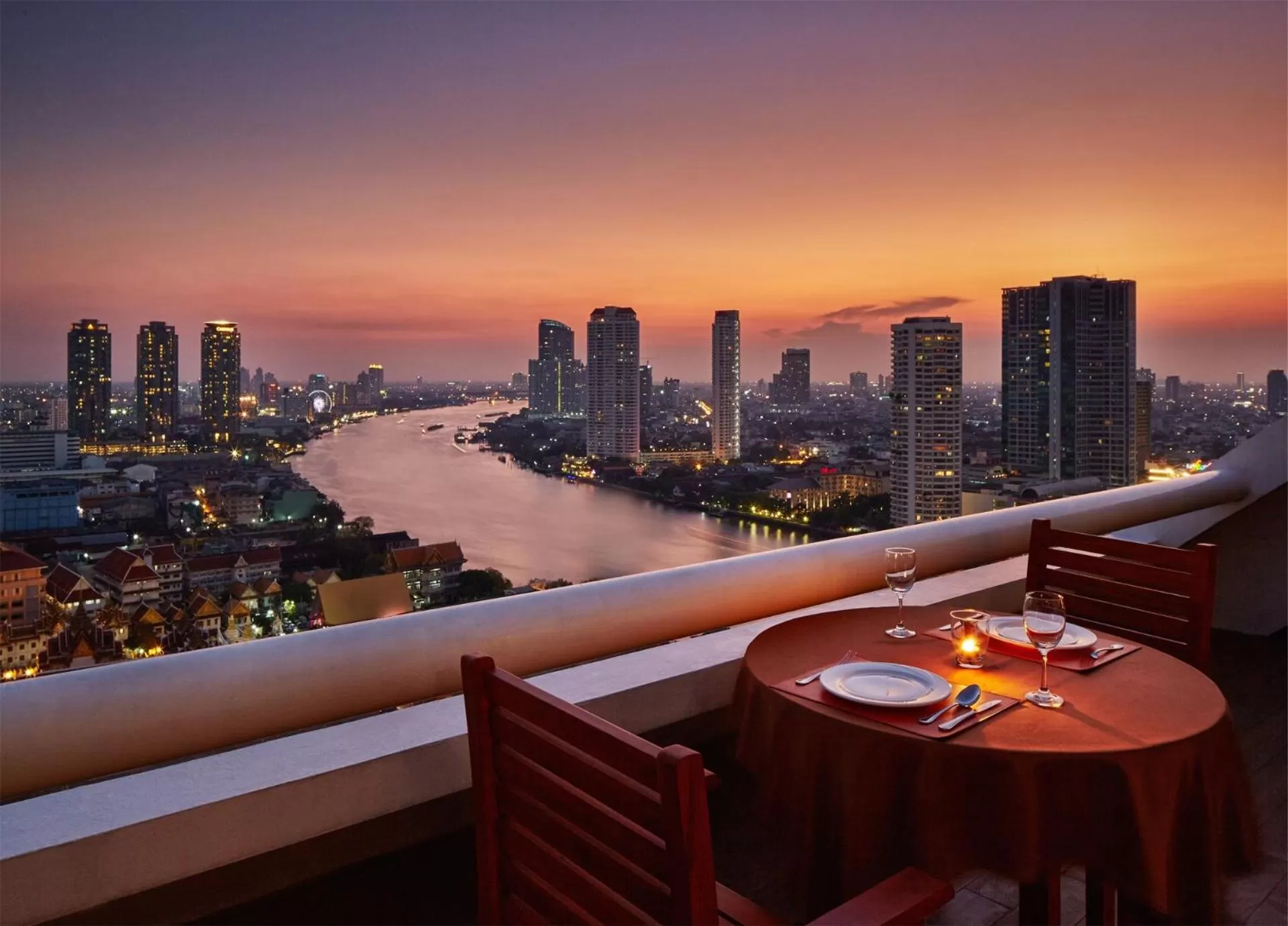 Suite with River View in Centre Point Plus Hotel Silom - Newly Renovated