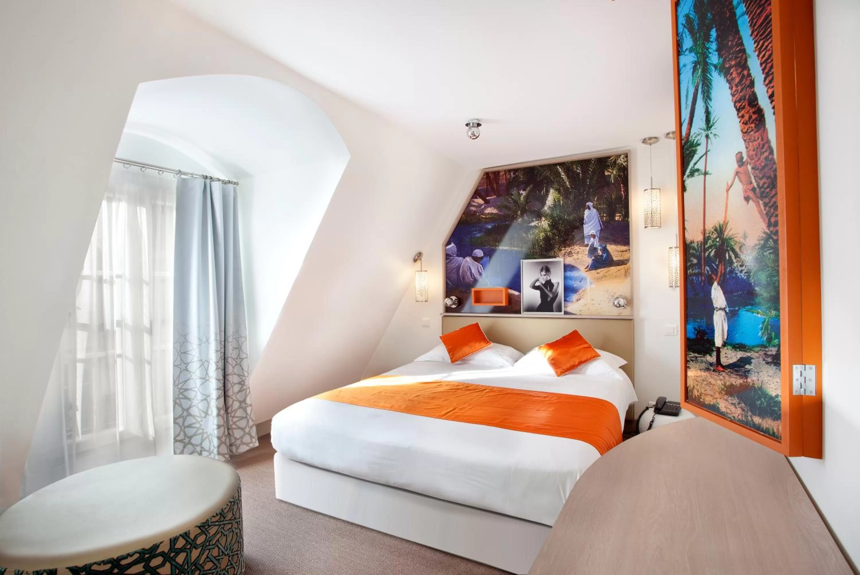 Superior Double Room with Street View in Hôtel Mayet