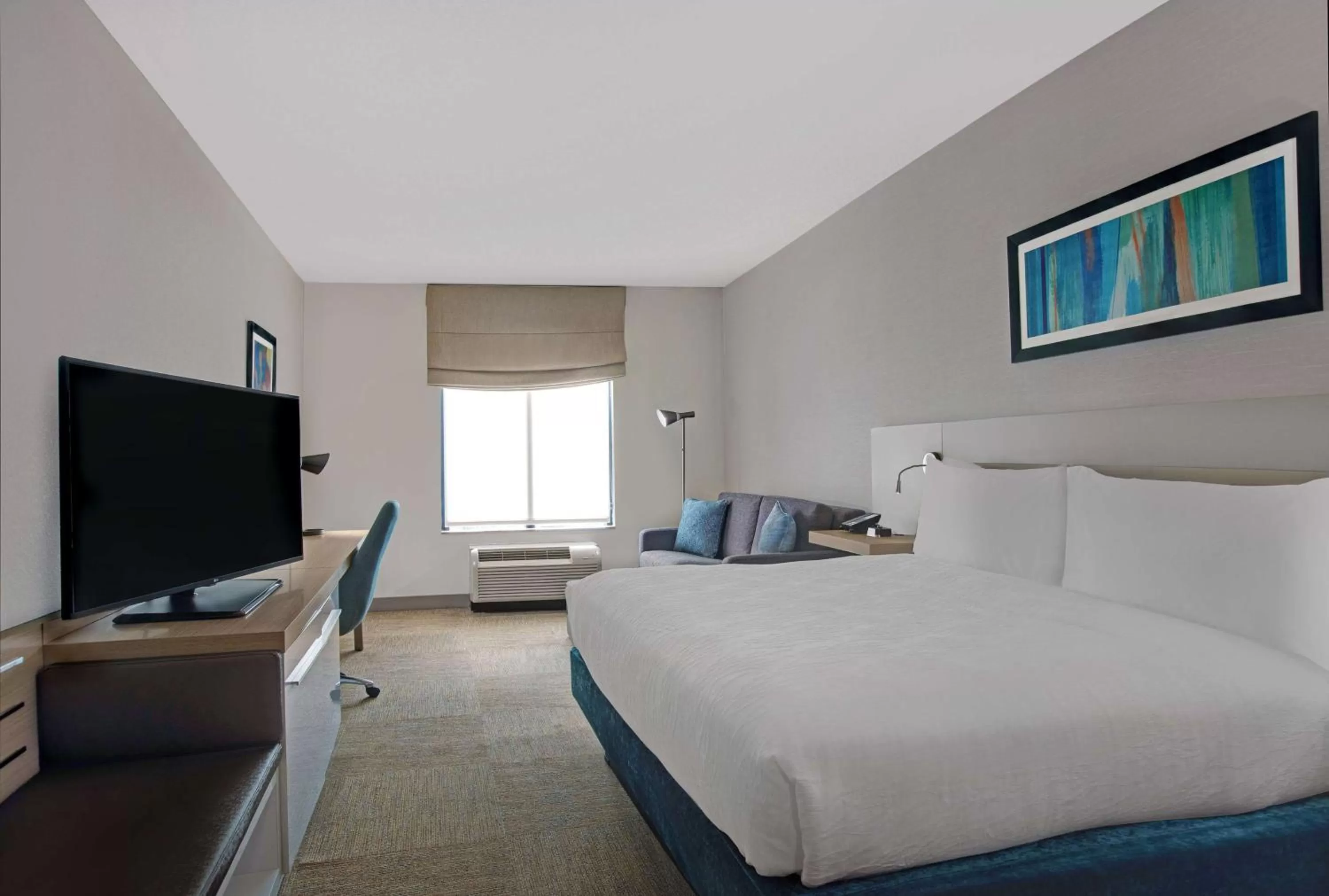 King Corner Room with Sofa Bed in Hilton Garden Inn Memphis/Southaven