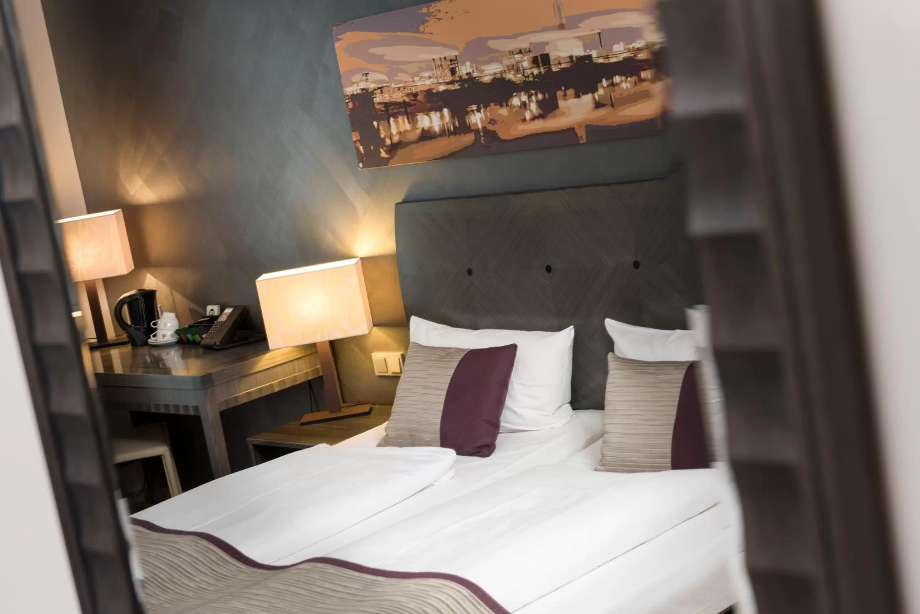 Deluxe Single Room in Wyndham Duisburger Hof