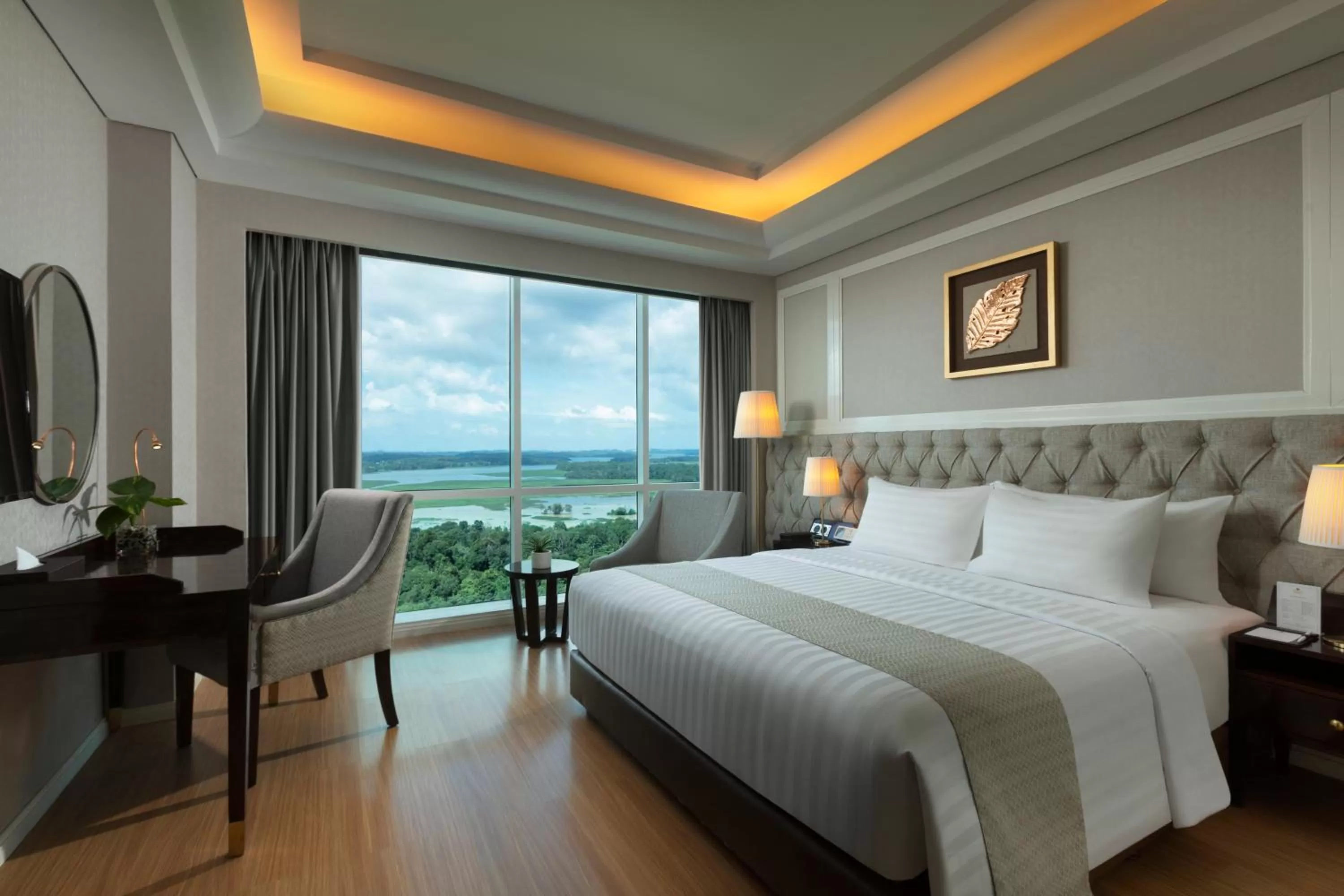 Deluxe Double Room with Lake View - Smoking in Wyndham Panbil Batam