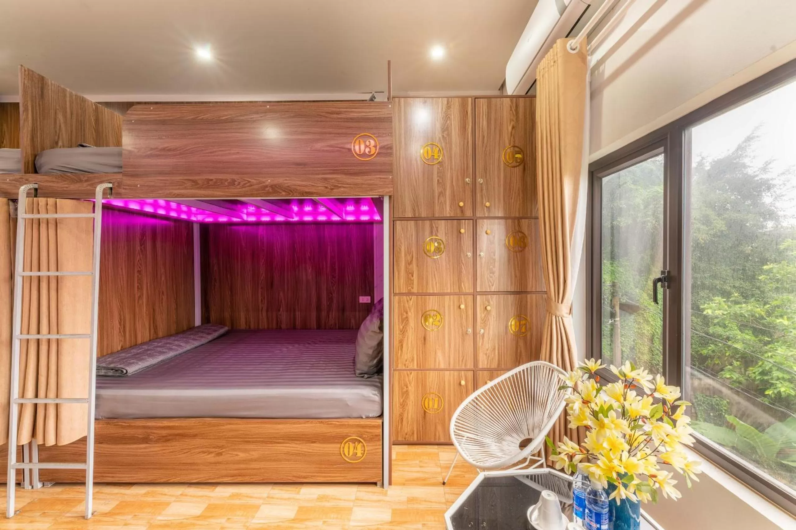 Bunk Bed in Mixed Dormitory Room in TAM COC SUNSHINE HOTEL