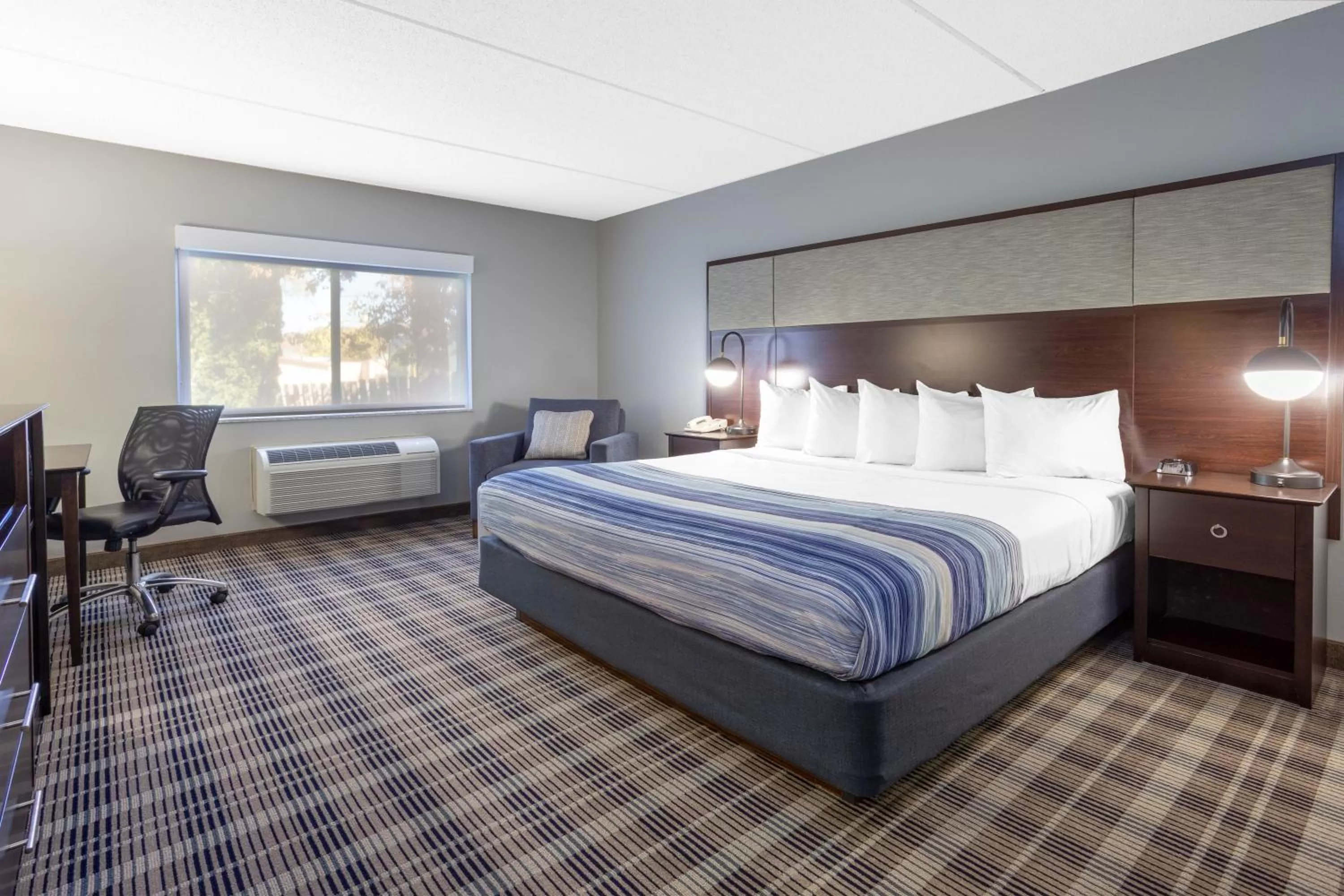 King Room - Mobility Access/Non-Smoking in AmericInn by Wyndham Madison South