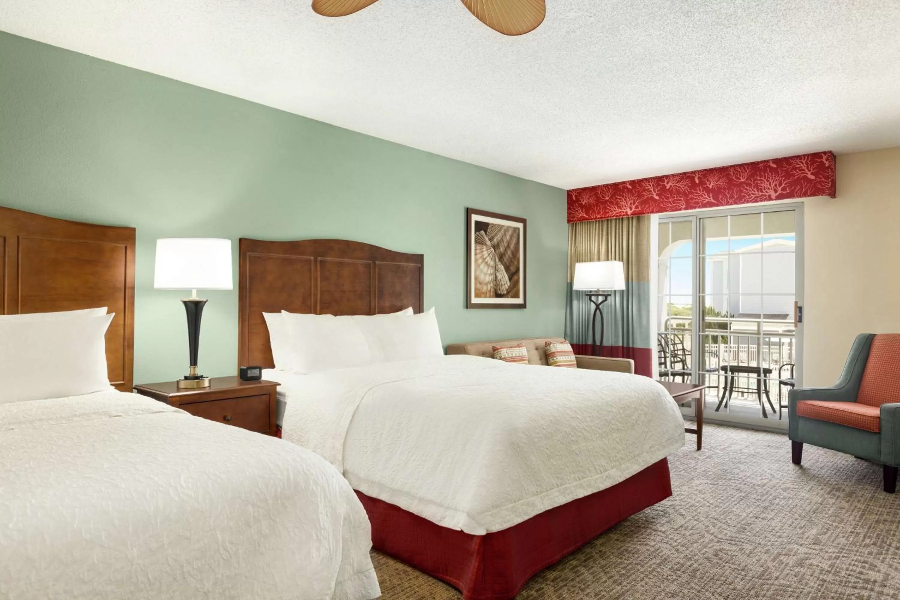 Queen Room with Partial Ocean View in Hampton Inn & Suites Outer Banks/Corolla
