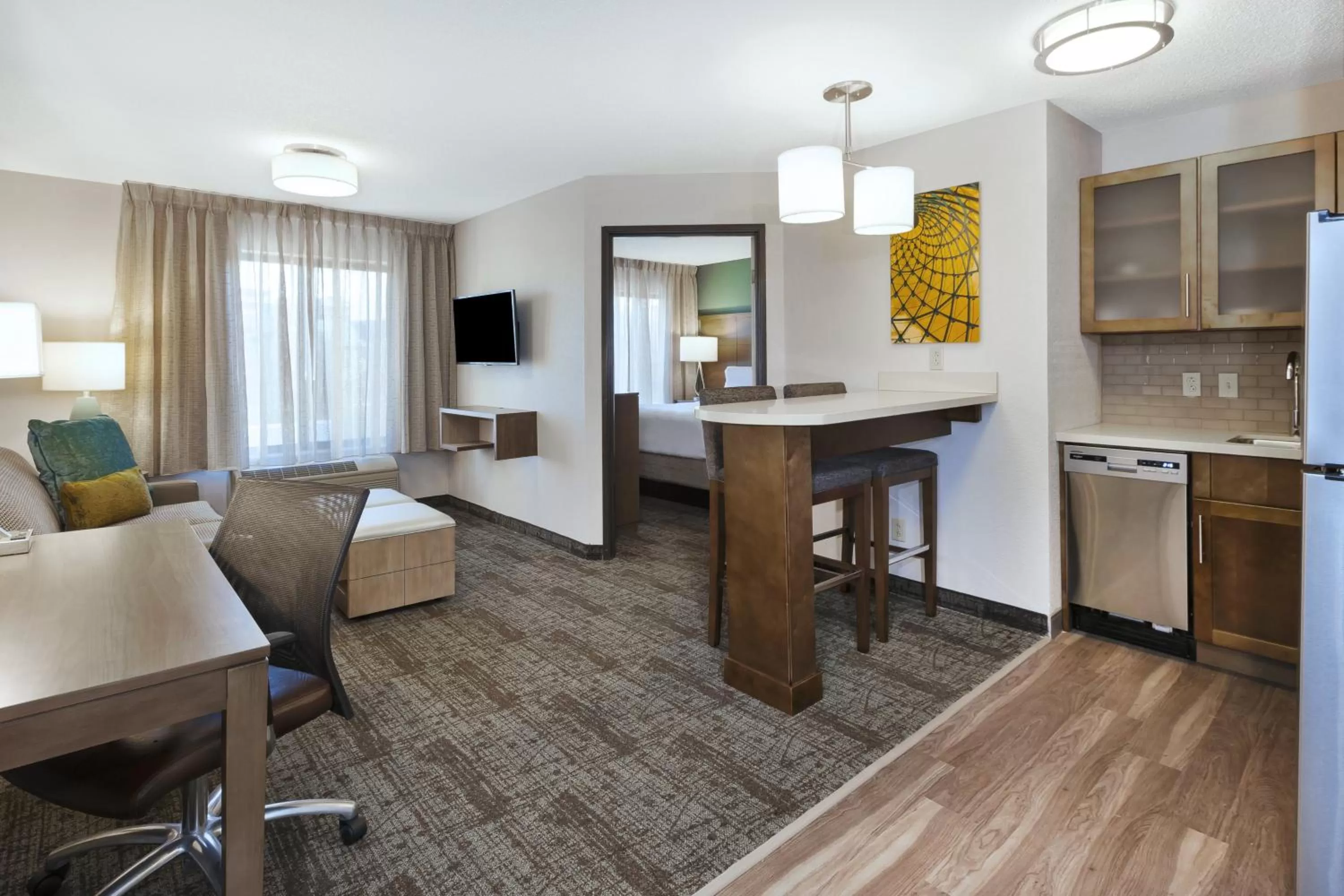 One-Bedroom Queen Suite - Non-Smoking in Staybridge Suites Columbia-Highway 63 & I-70 by IHG
