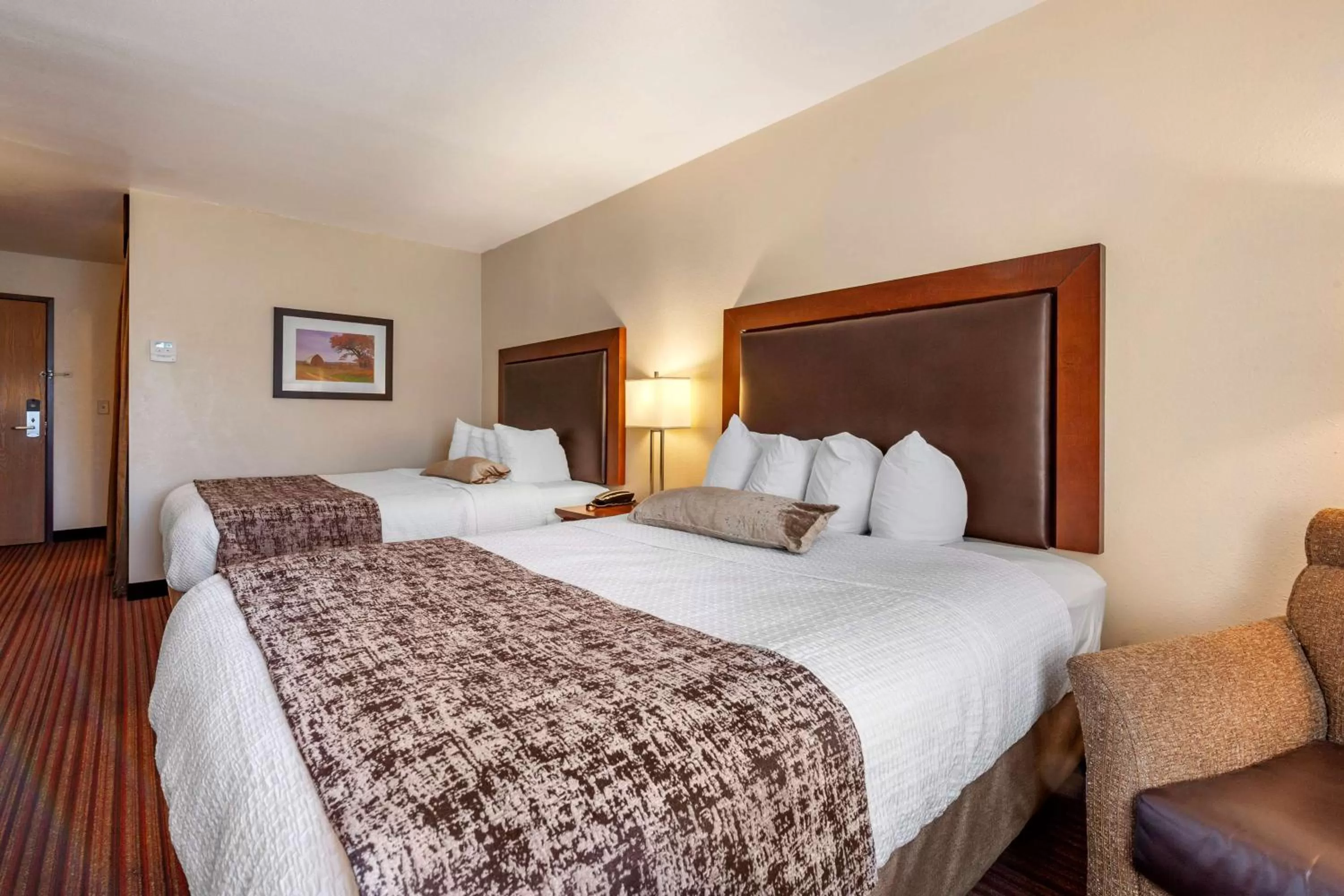 Queen Room with Two Queen Beds in Best Western PLUS Sparta Trail Lodge