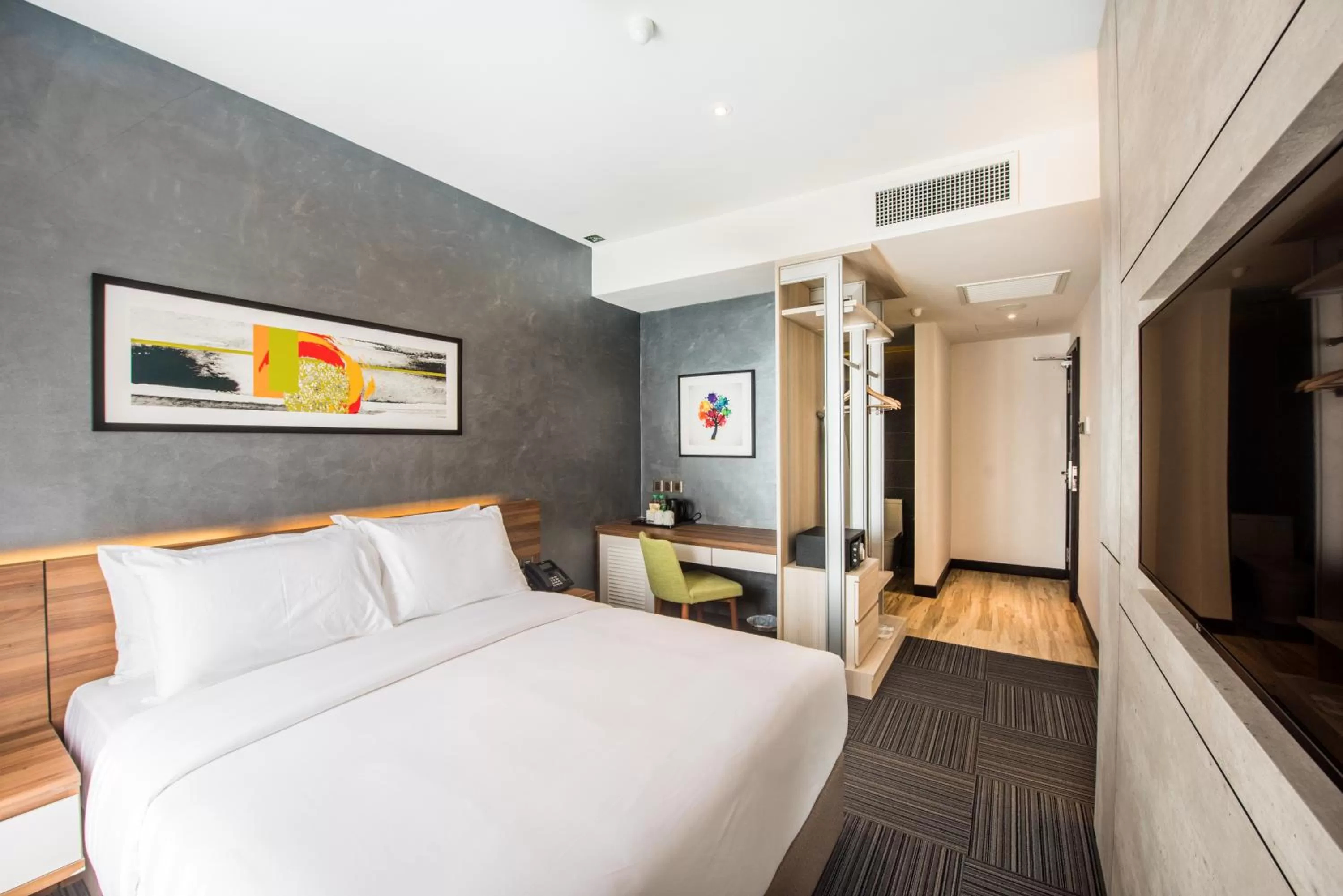 Queen Smith Room in The Smith House