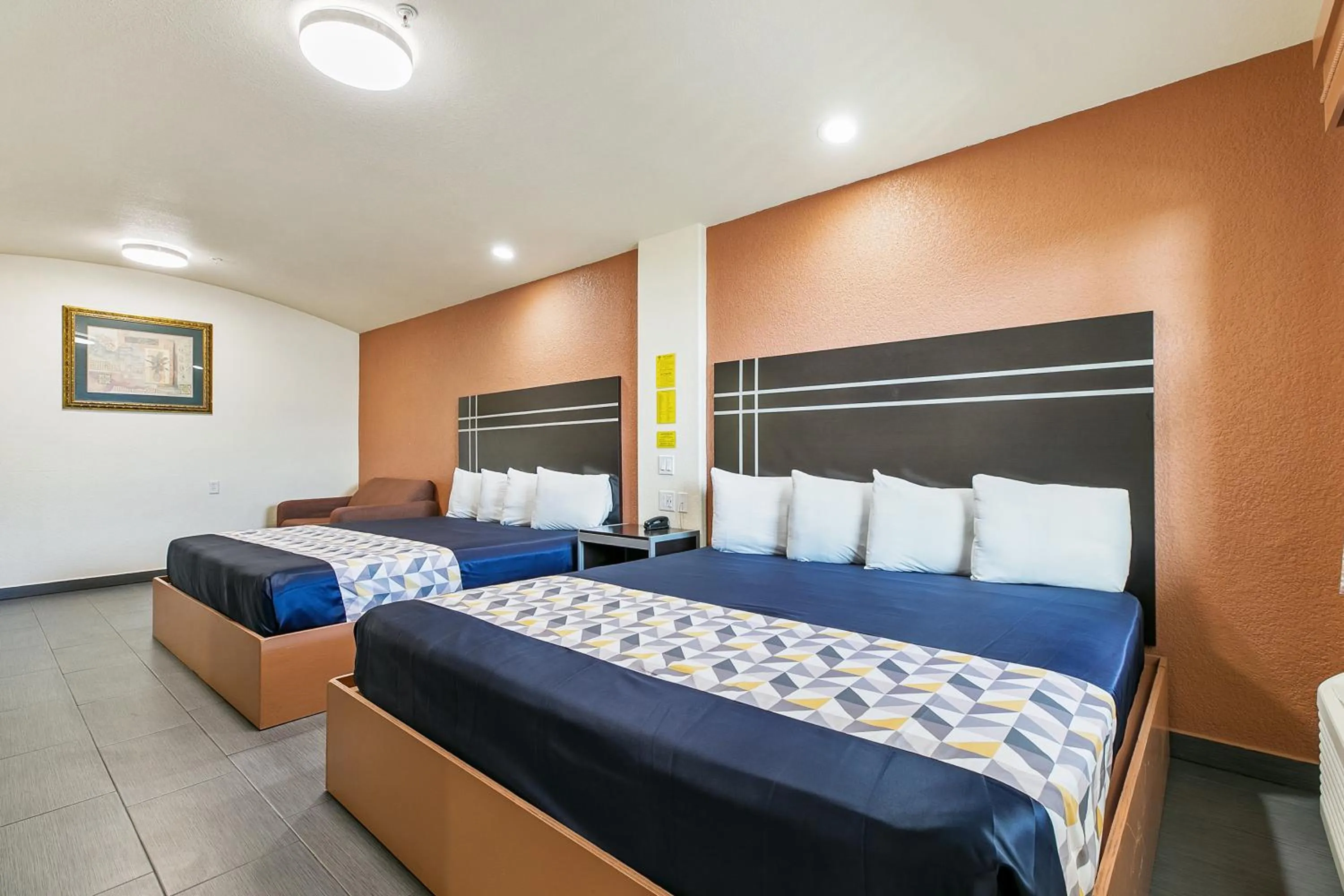 Double King Family Room in Lighthouse Inn