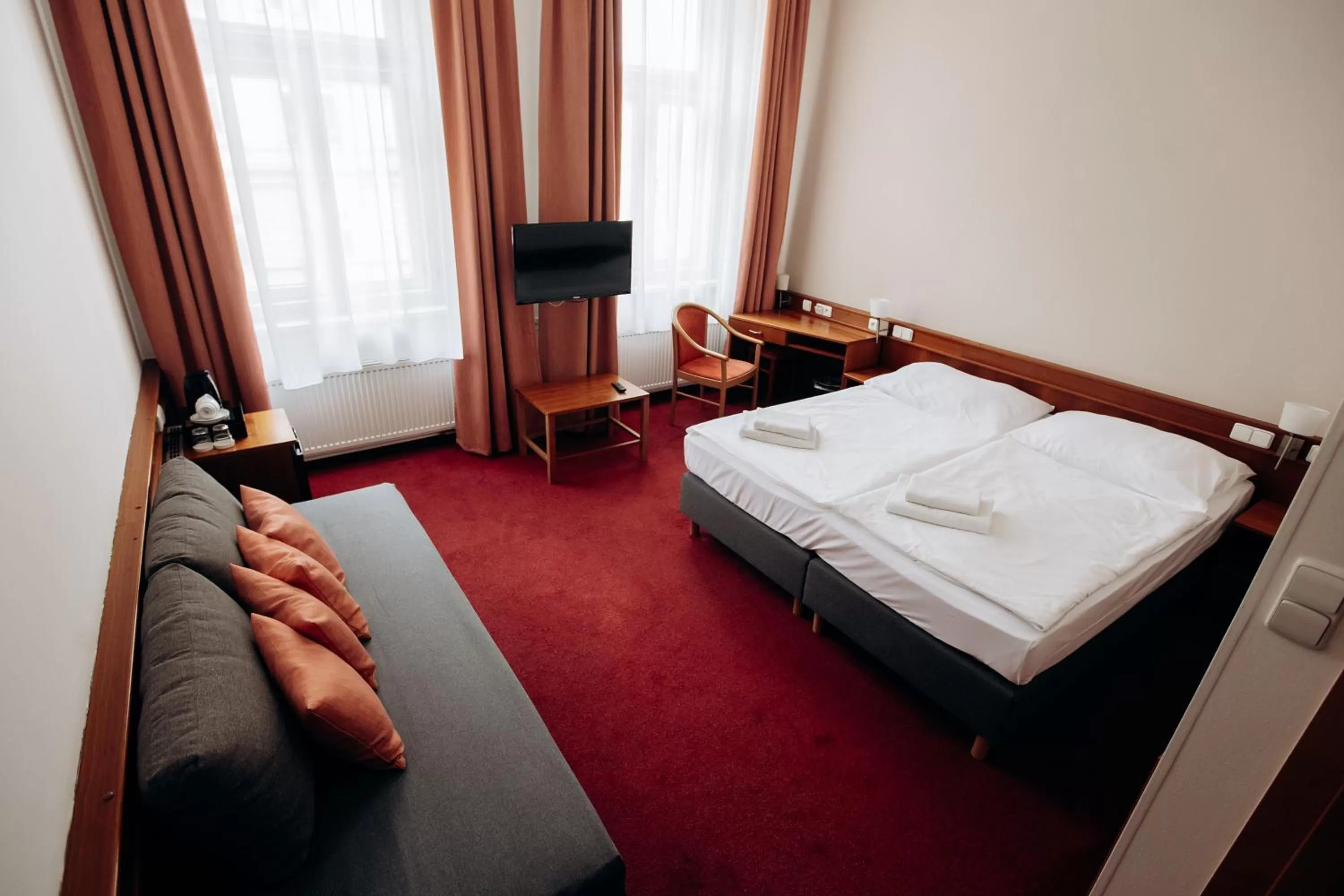 Triple Room in Alton