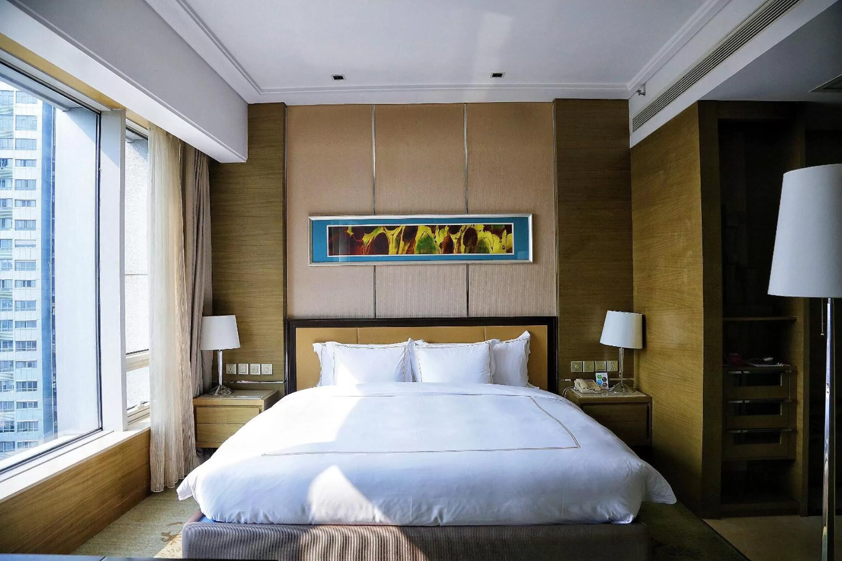 One-Bedroom Suite Lounge Access in Crowne Plaza Nanjing Jiangning by IHG