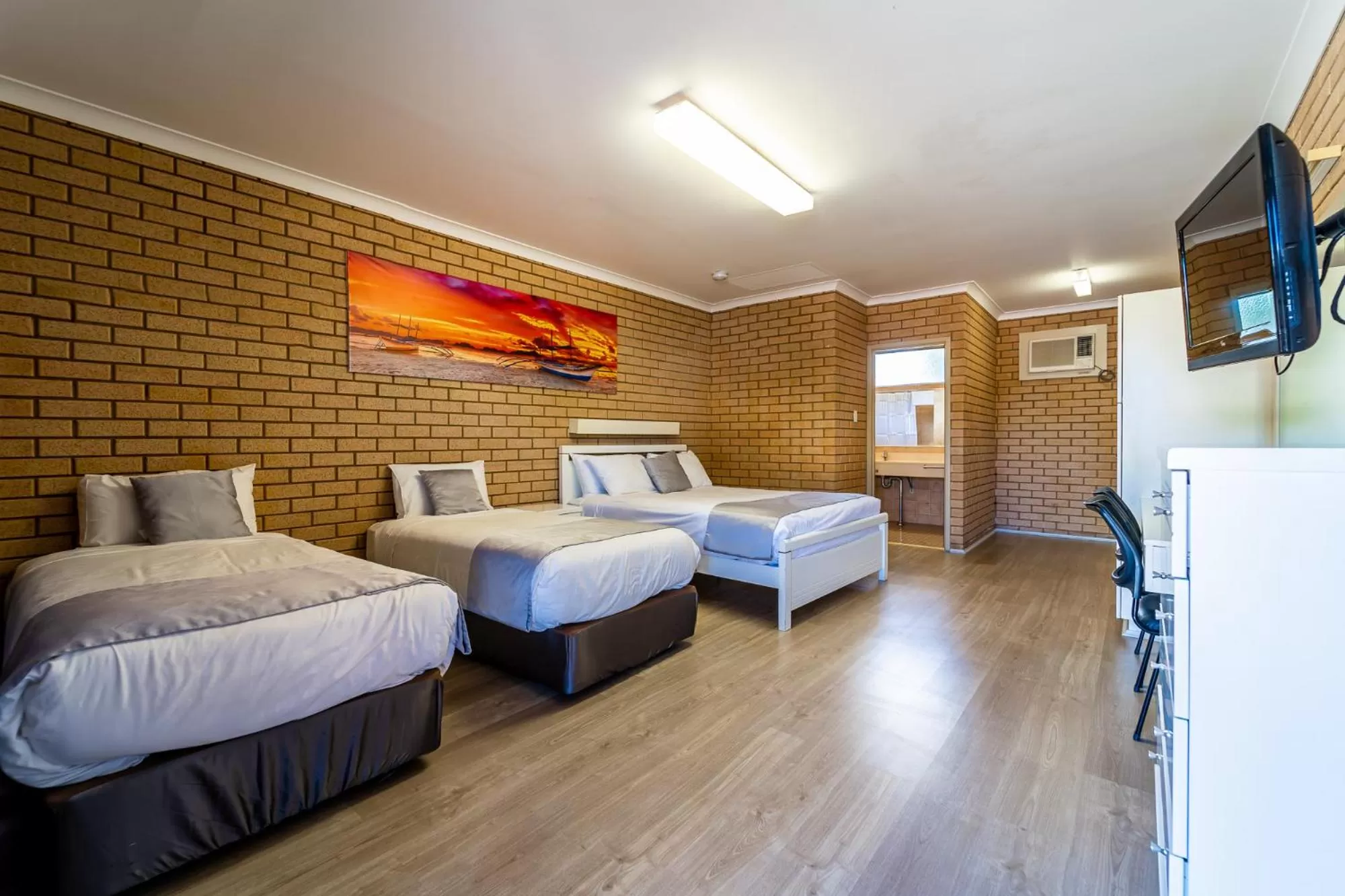 Standard Quadruple Room in Carnarvon Motel