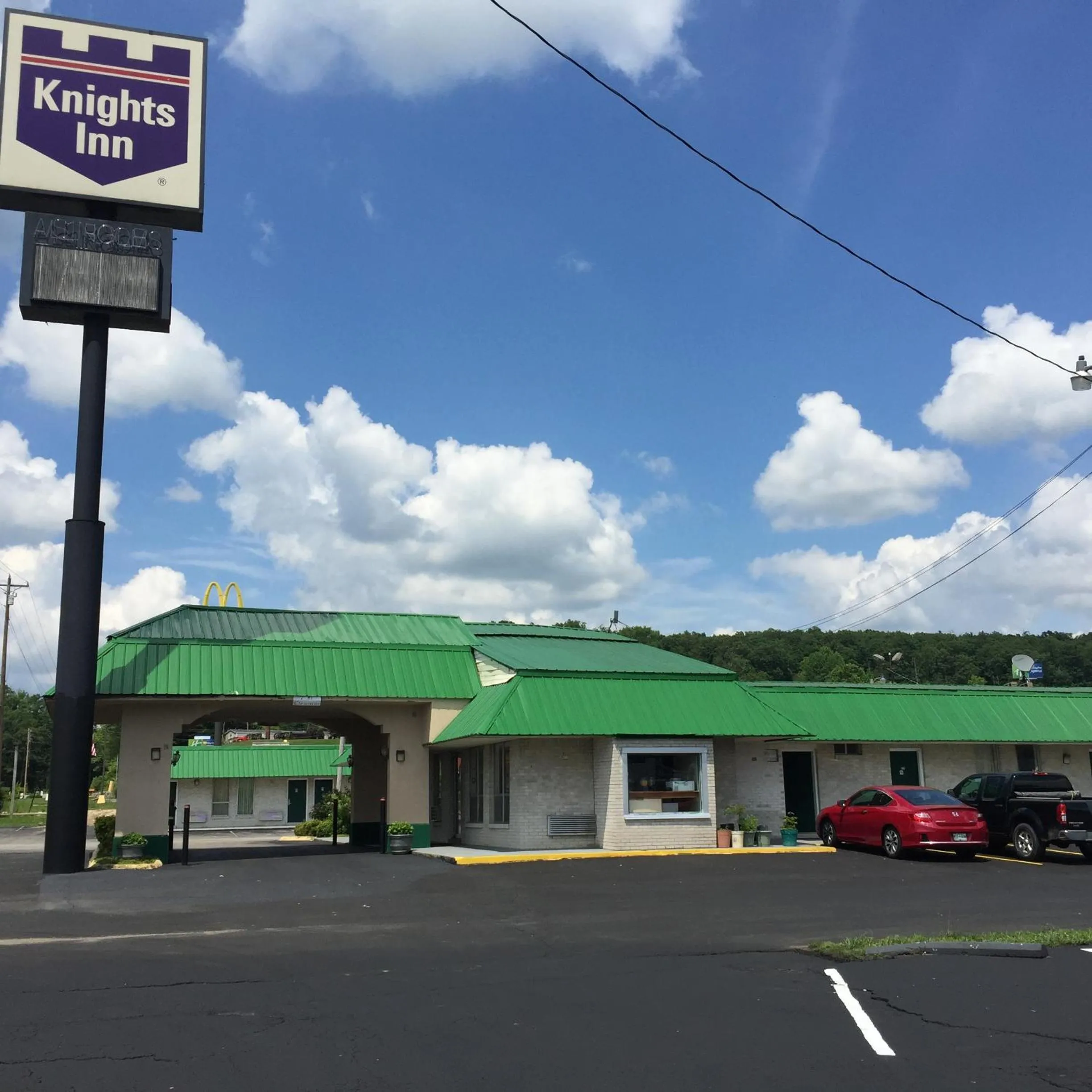 Double Room with Two Double Beds - Smoking in Knights Inn Hurricane Mills